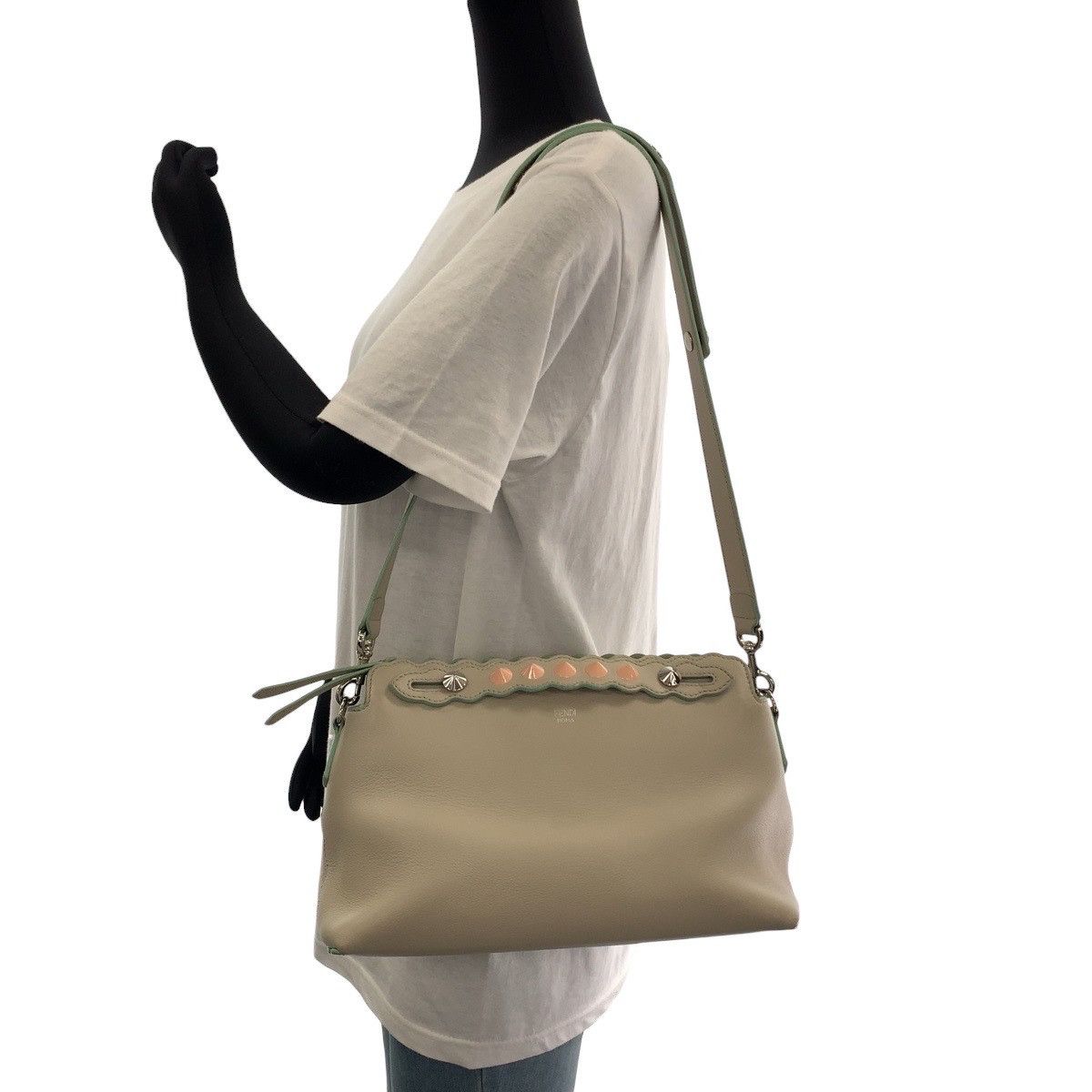 Fendi Fendi Fendi By The Way Leather Shoulder Bag Leather Crossbody Bag 408774 in Very Good Condition Size ONE SIZE - 7 Thumbnail