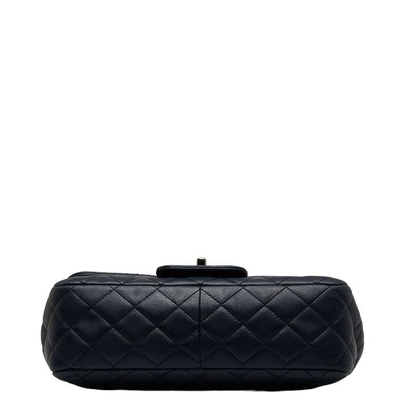 Chanel Chanel Chanel Matelasse Leather Chain Shoulder Bag Leather Crossbody Bag in Very Good Condition Size ONE SIZE - 4 Thumbnail