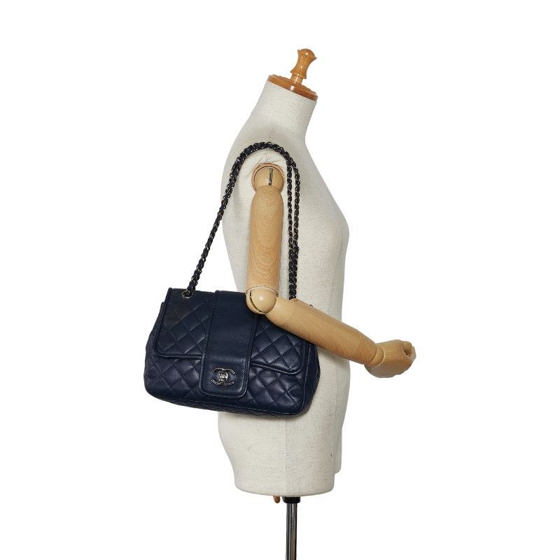 Chanel Chanel Chanel Matelasse Leather Chain Shoulder Bag Leather Crossbody Bag in Very Good Condition Size ONE SIZE - 9 Thumbnail