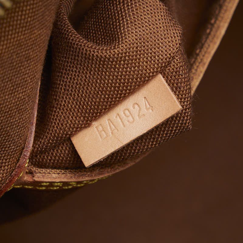 Louis Vuitton Louis Vuitton Louis Vuitton Monogram Alma PM Handbag M51130 Brown PVC Leather Canvas Handbag M51130 in Very Good Condition Size ONE SIZE - 8 Thumbnail