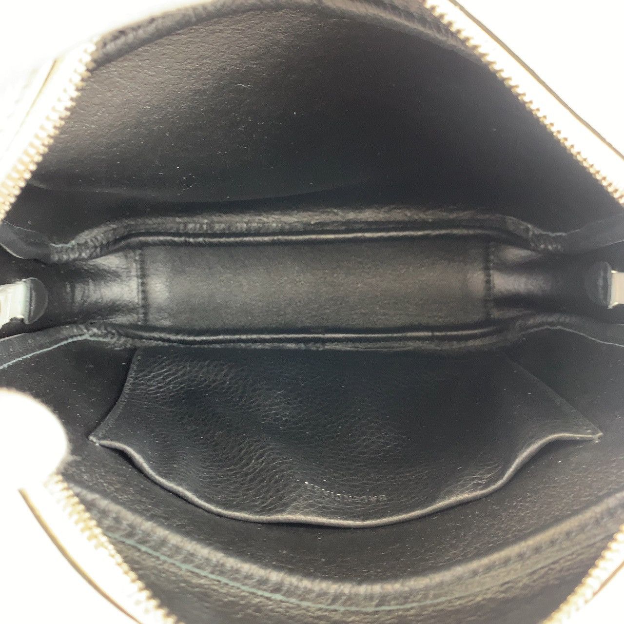 Balenciaga Balenciaga Balenciaga Everyday Leather Shoulder Bag Leather Crossbody Bag 402295 in Great Condition Size ONE SIZE - 8 Thumbnail