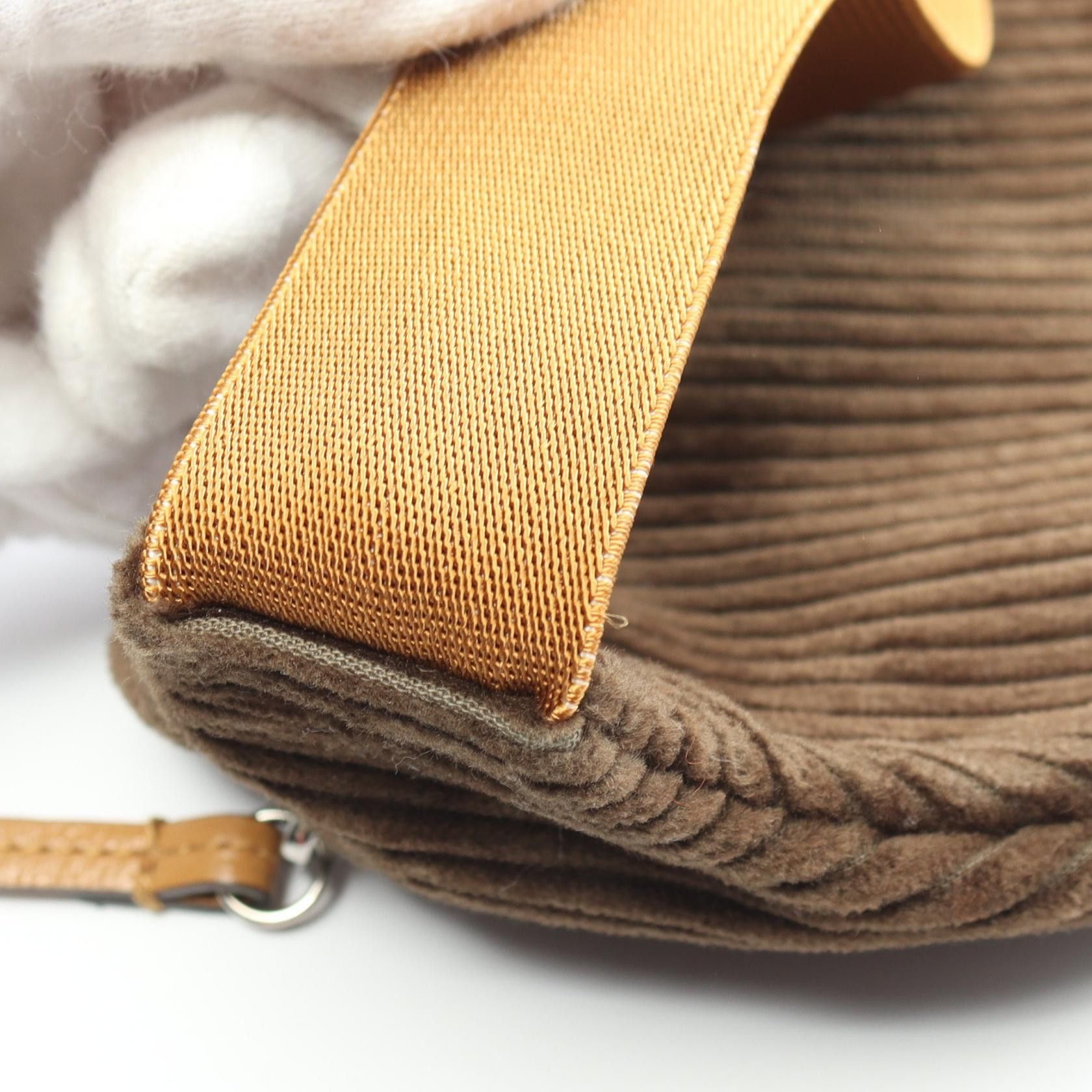Gucci Gucci Interlocking G Corduroy Waist Bag Canvas Belt Bag 502095 in Great Condition Size ONE SIZE - 7 Thumbnail