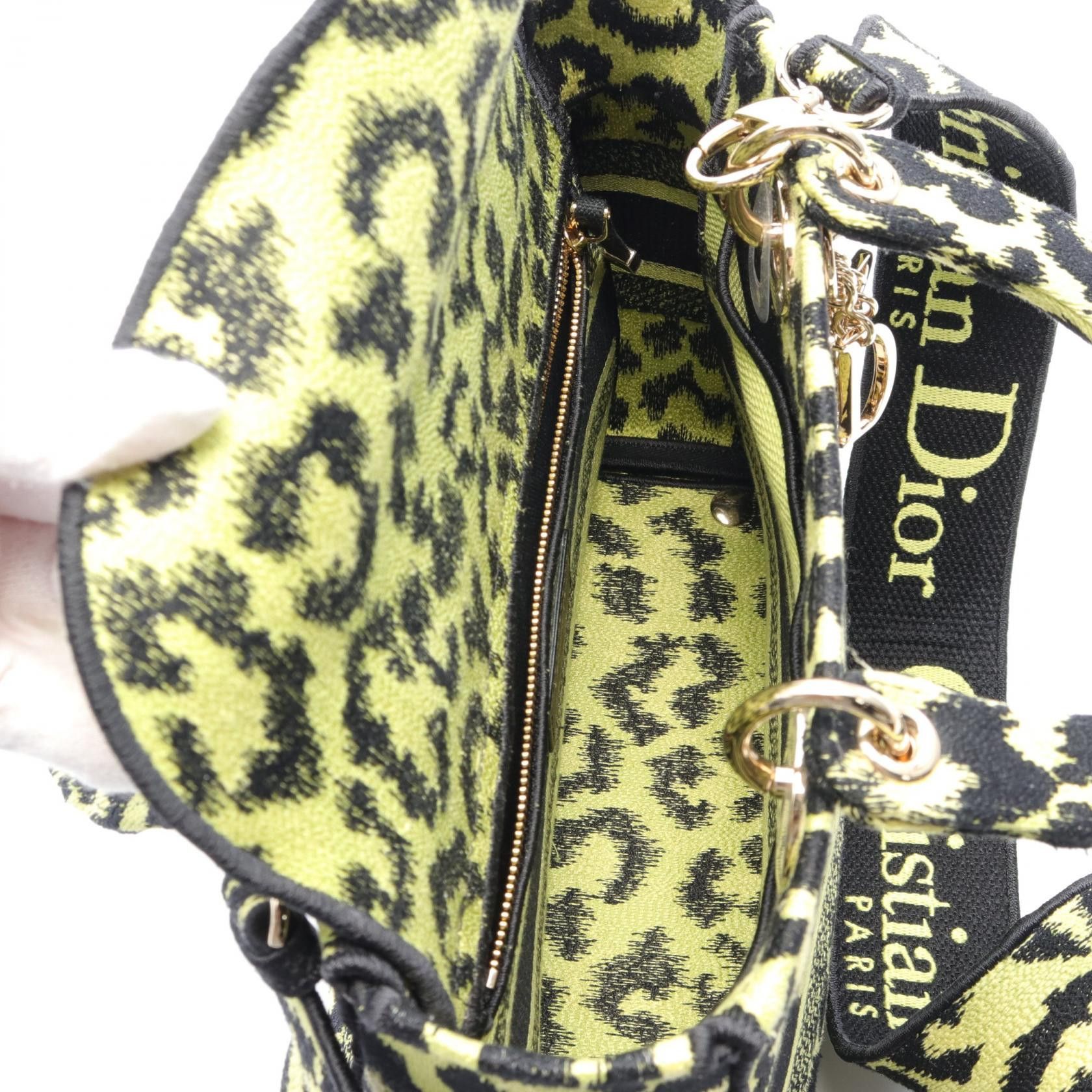 Dior Dior Lady D-Lite Medium Bag Canvas Shoulder Bag M0565OTGT in Great Condition Size ONE SIZE - 3 Thumbnail