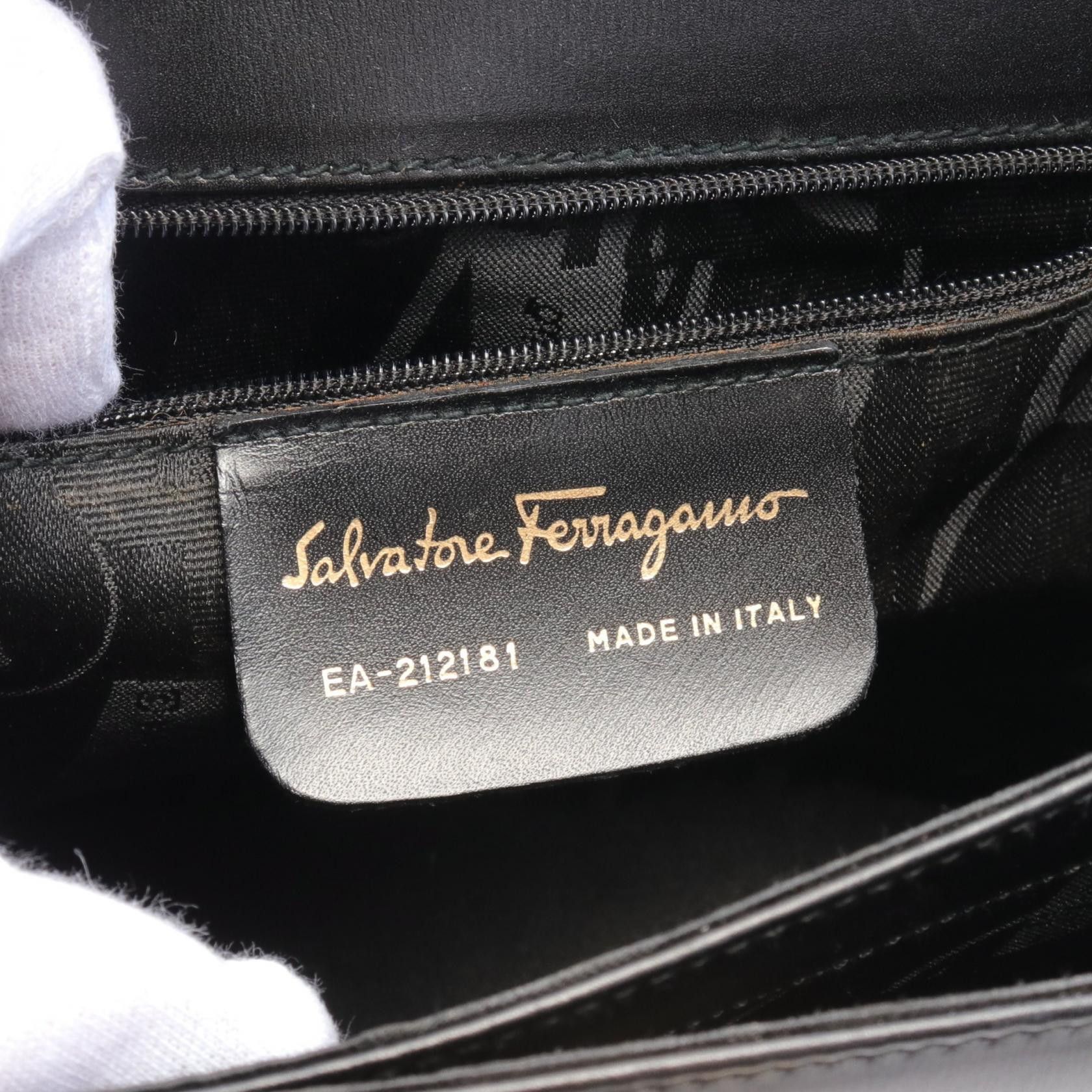 Salvatore Ferragamo Salvatore Ferragamo Gancini Leather Handbag Leather Handbag in Great Condition Size ONE SIZE - 4 Thumbnail