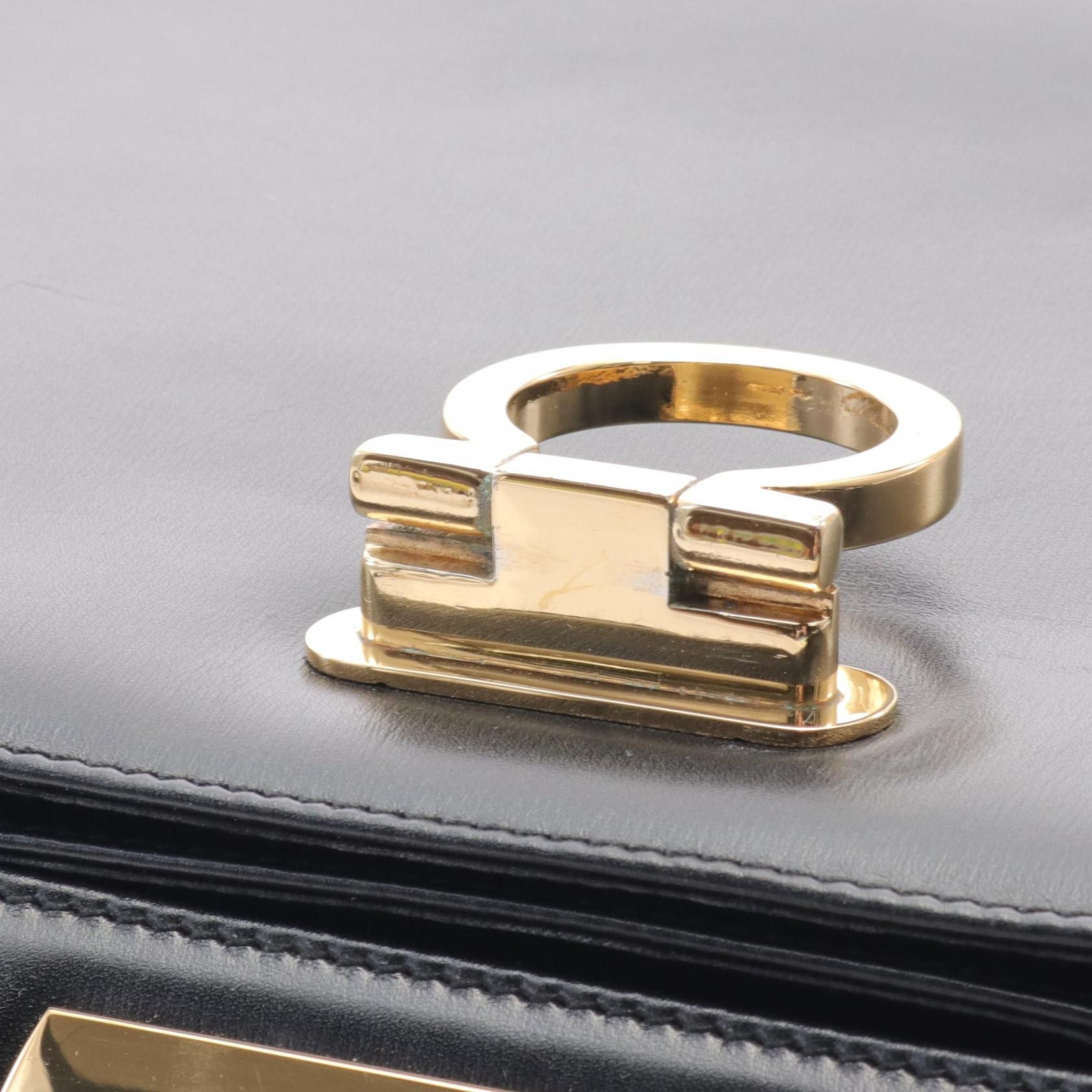 Salvatore Ferragamo Salvatore Ferragamo Gancini Leather Handbag Leather Handbag in Great Condition Size ONE SIZE - 5 Thumbnail