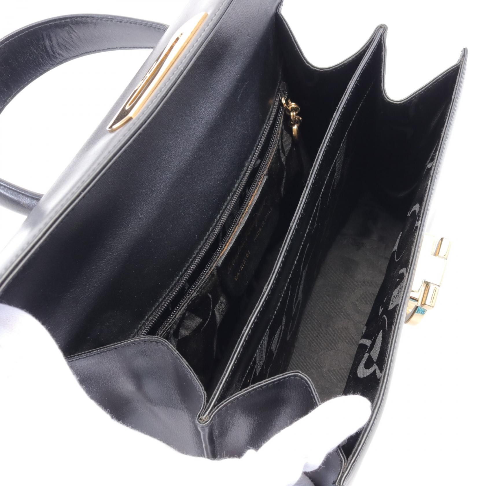 Salvatore Ferragamo Salvatore Ferragamo Gancini Leather Handbag Leather Handbag in Great Condition Size ONE SIZE - 3 Thumbnail