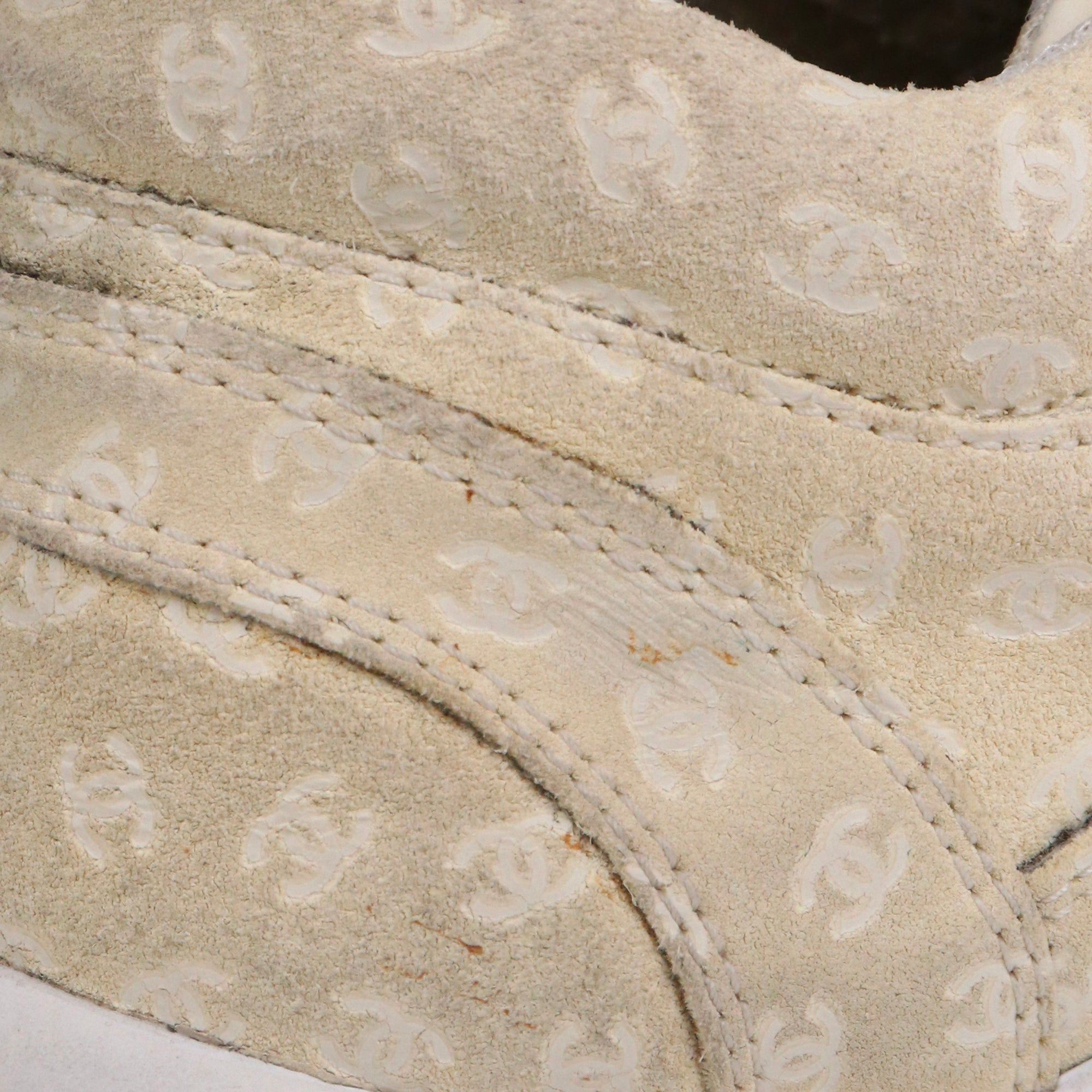 Chanel CHANEL - CC Chanel sneakers in beige suede (T38) Size US 7 / IT 37 - 5 Thumbnail