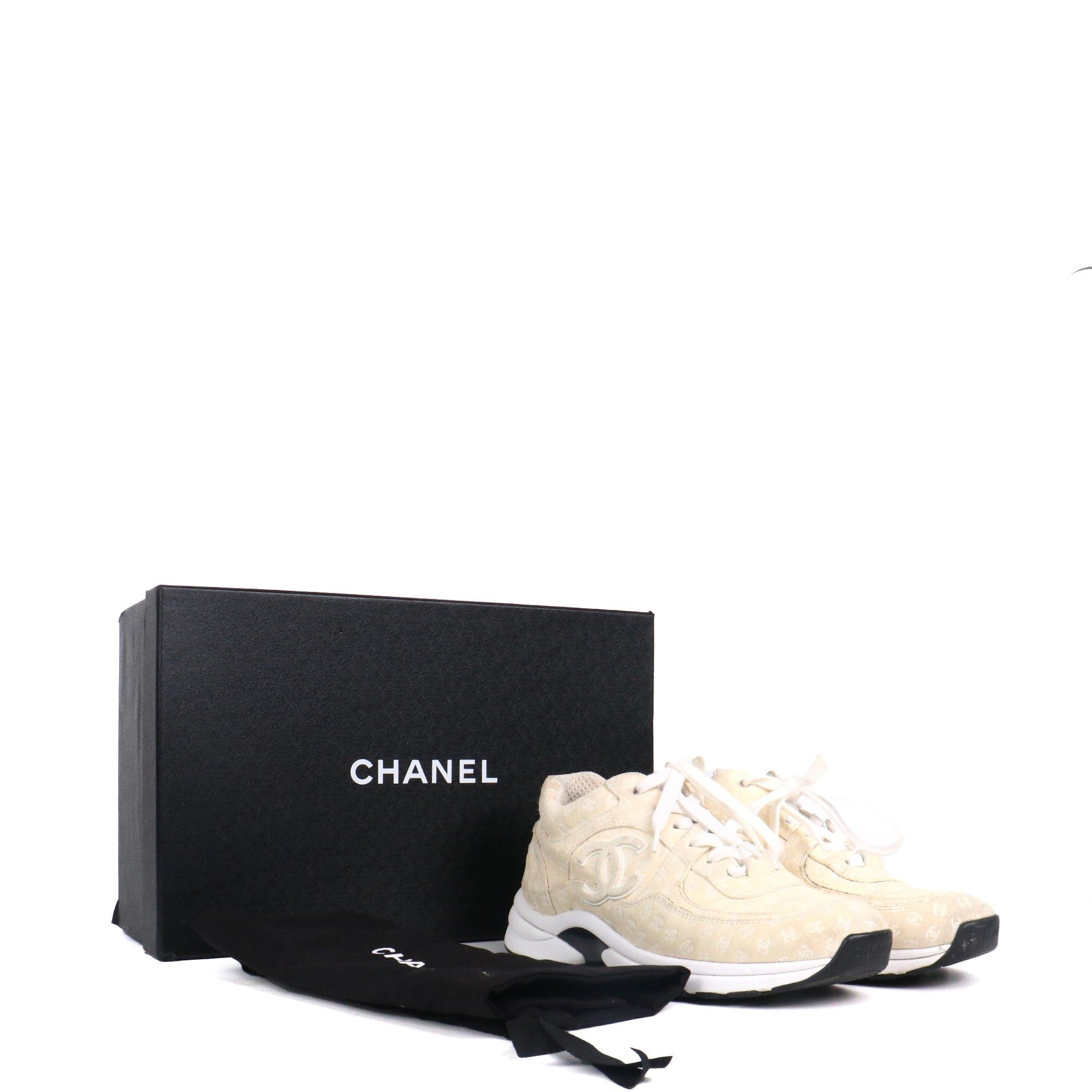Chanel CHANEL - CC Chanel sneakers in beige suede (T38) Size US 7 / IT 37 - 9 Thumbnail
