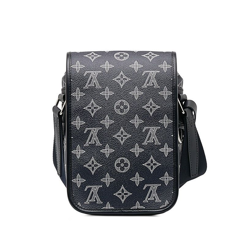 Louis Vuitton Louis Vuitton Louis Vuitton Monogram Savannah Messenger Bag Canvas Crossbody Bag M54246 in Very Good Condition Size ONE SIZE - 3 Thumbnail