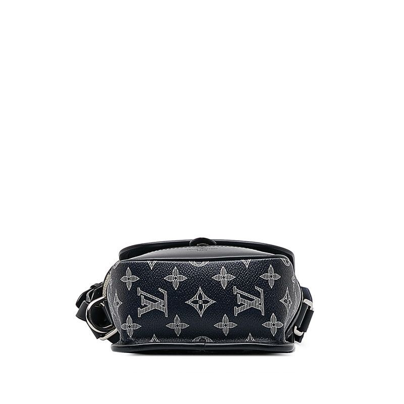 Louis Vuitton Louis Vuitton Louis Vuitton Monogram Savannah Messenger Bag Canvas Crossbody Bag M54246 in Very Good Condition Size ONE SIZE - 4 Thumbnail