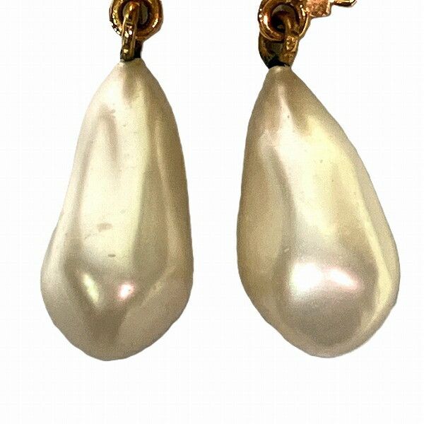 Chanel Chanel Chanel Clover Faux Pearl Earrings Plastic Earrings in Good Condition Size ONE SIZE - 8 Thumbnail