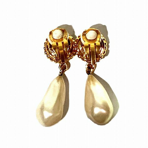 Chanel Chanel Chanel Clover Faux Pearl Earrings Plastic Earrings in Good Condition Size ONE SIZE - 7 Thumbnail