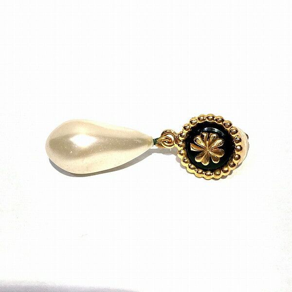 Chanel Chanel Chanel Clover Faux Pearl Earrings Plastic Earrings in Good Condition Size ONE SIZE - 3 Thumbnail