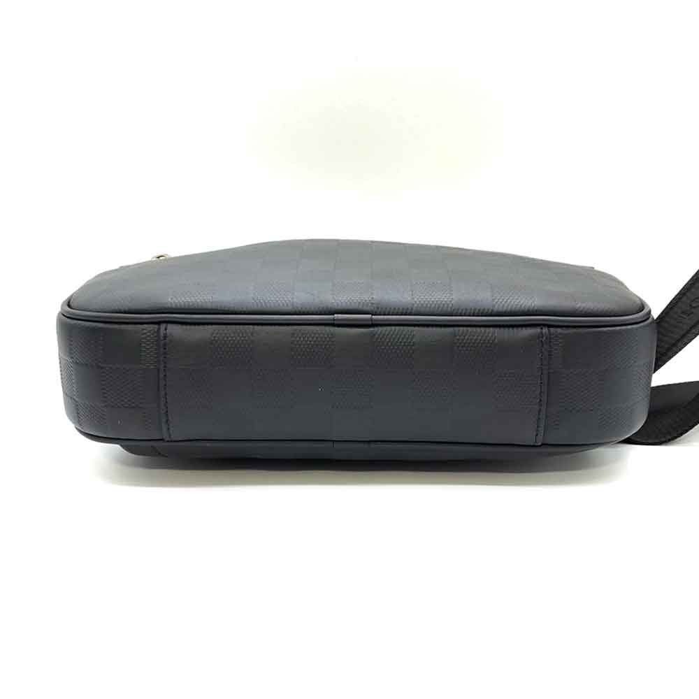 Louis Vuitton Louis Vuitton Louis Vuitton Damier Infini Ambrelle Waist Bag Black Leather Belt Bag N41288 in Very Good Condition Size ONE SIZE - 4 Thumbnail