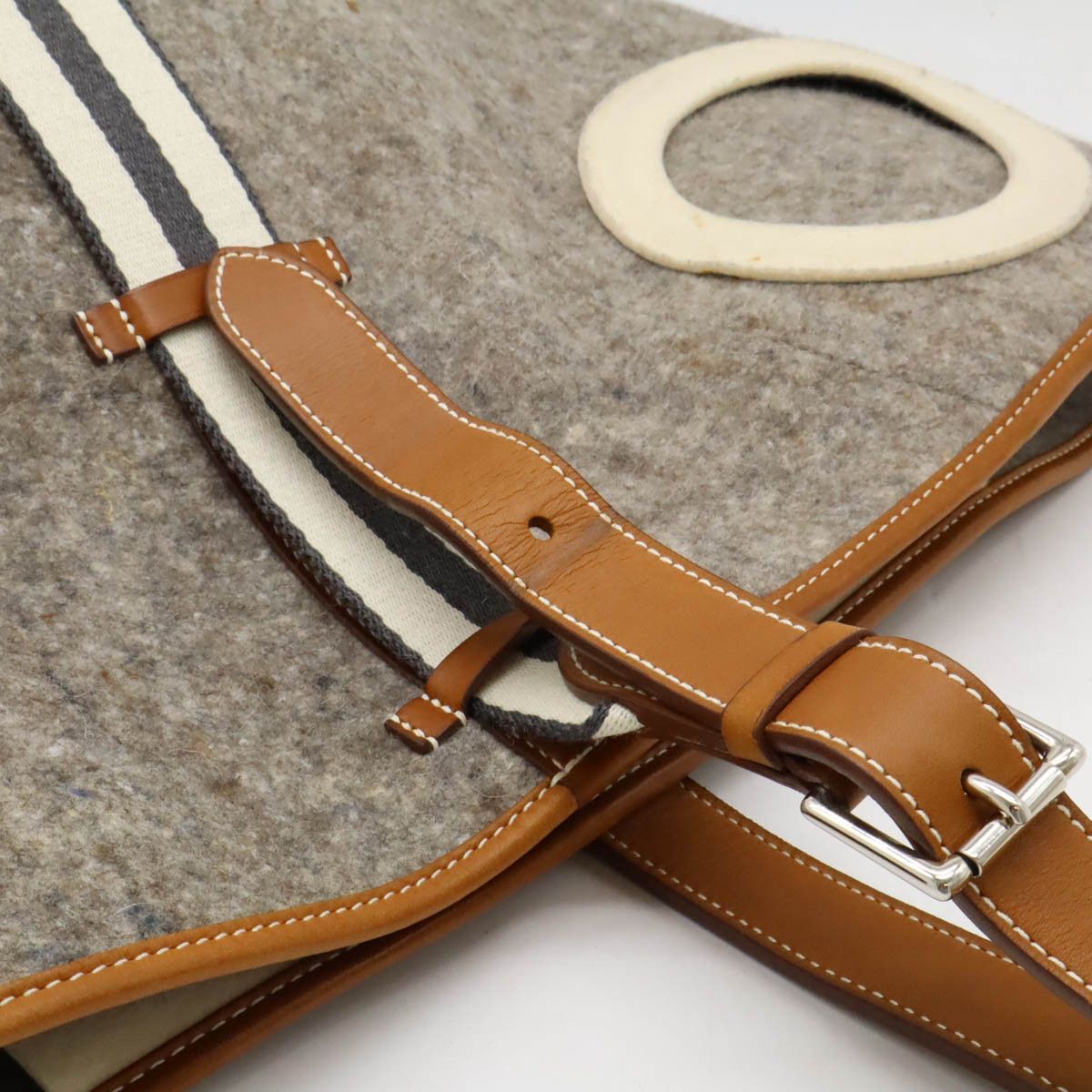 Hermes Hermes Hermes Felt Leather Sac Camail MM Shoulder Bag Canvas Shoulder Bag in Very Good Condition Size ONE SIZE - 6 Thumbnail