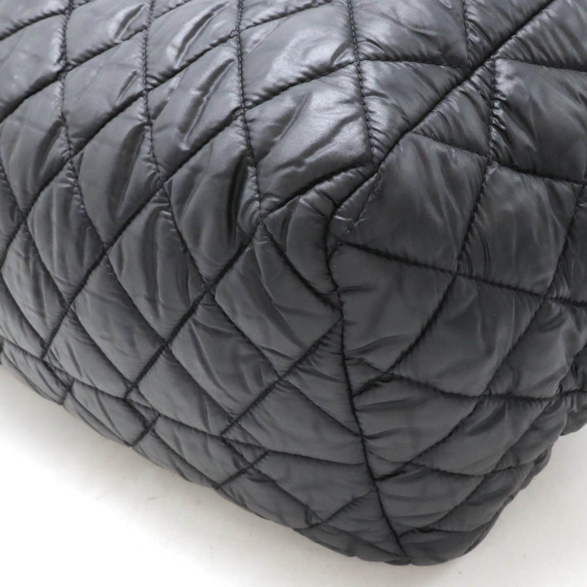 Chanel Chanel Chanel Coco Cocoon Quilted Tote Bag Black Canvas Tote Bag A47205 in Good Condition Size ONE SIZE - 3 Thumbnail