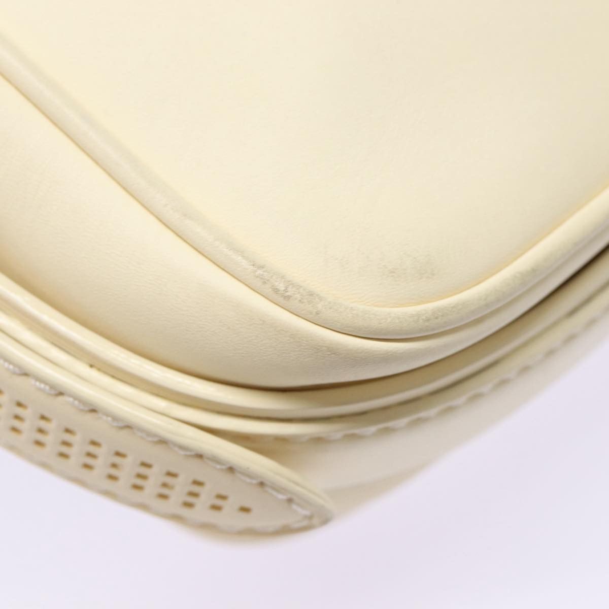 Louis Vuitton Bequia White Leather Shoulder Bag (Pre-Owned) Size ONE SIZE - 15 Thumbnail