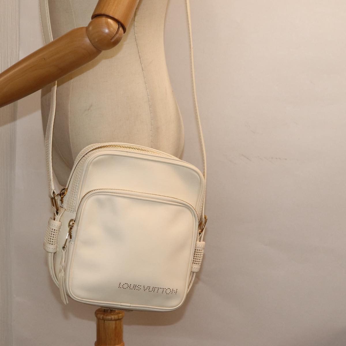 Louis Vuitton Bequia White Leather Shoulder Bag (Pre-Owned) Size ONE SIZE - 7 Thumbnail