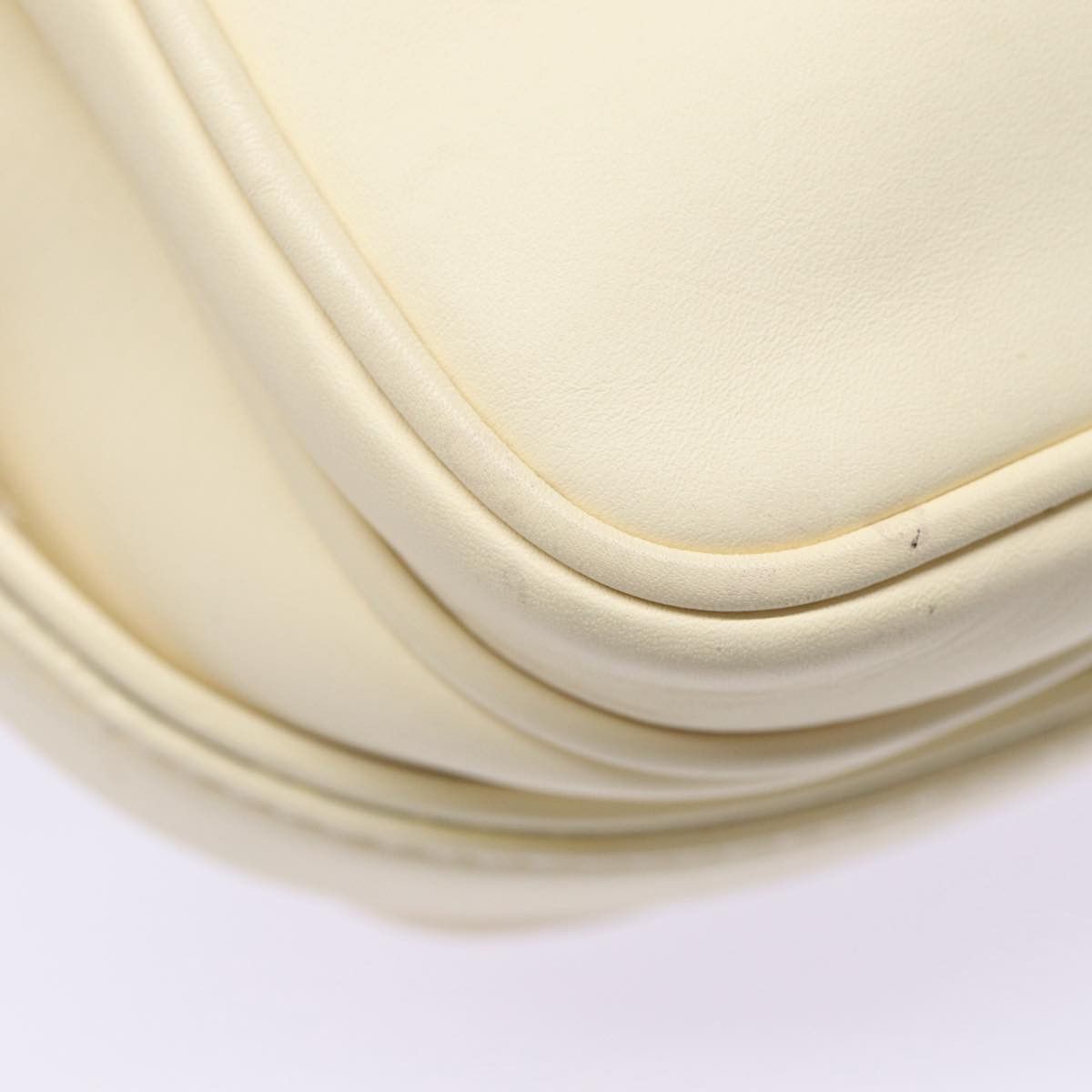 Louis Vuitton Bequia White Leather Shoulder Bag (Pre-Owned) Size ONE SIZE - 13 Thumbnail