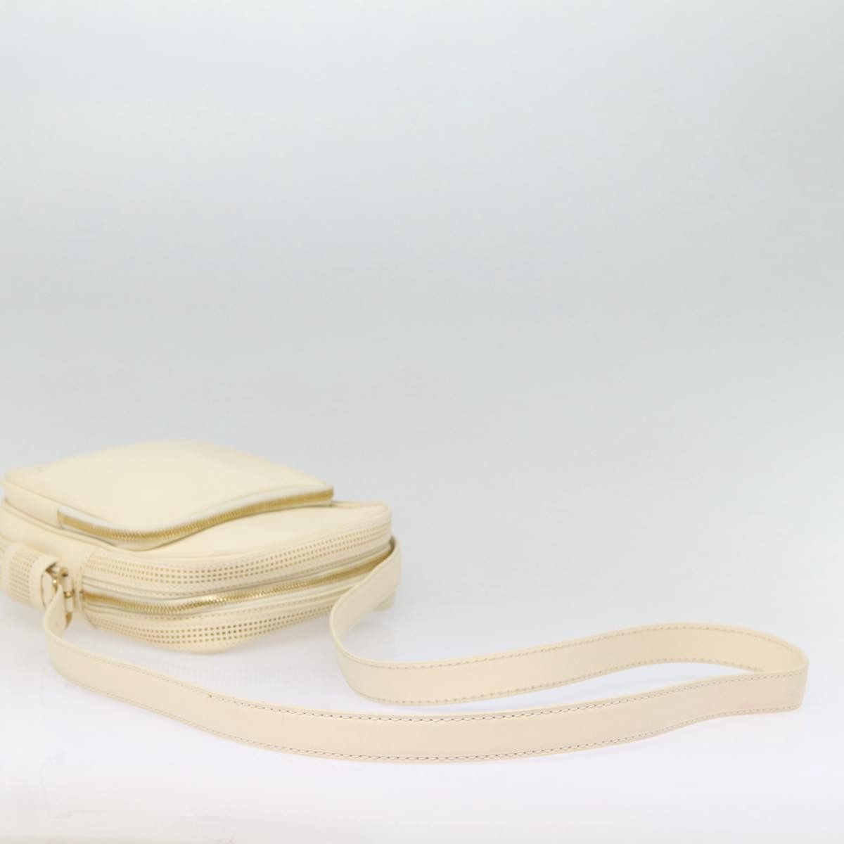Louis Vuitton Bequia White Leather Shoulder Bag (Pre-Owned) Size ONE SIZE - 4 Thumbnail