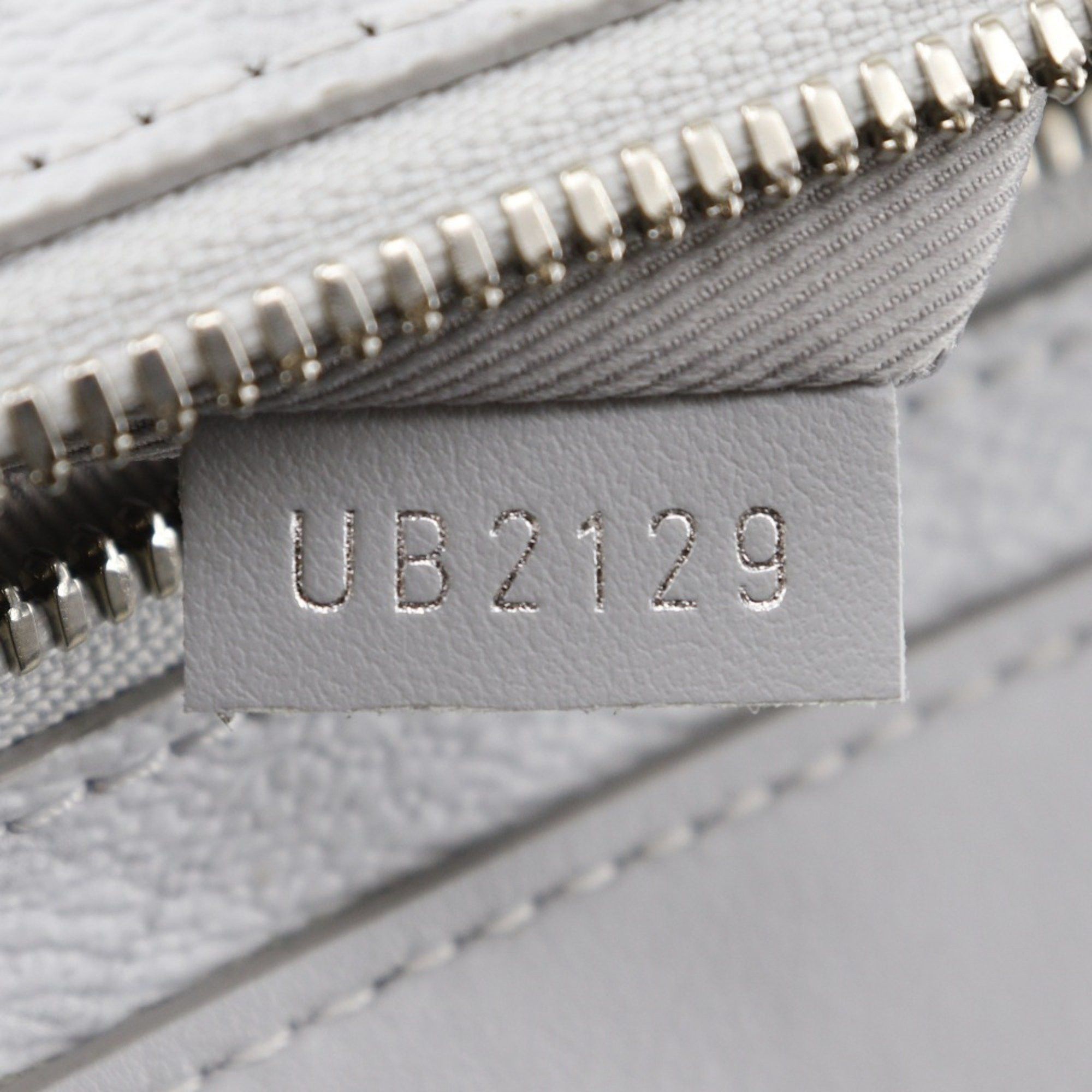 Louis Vuitton LOUIS VUITTON Flat vertical tote handbag M44627 x White Monogram canvas 2019 Light gray UB2129 Type Men's Size ONE SIZE - 10 Thumbnail