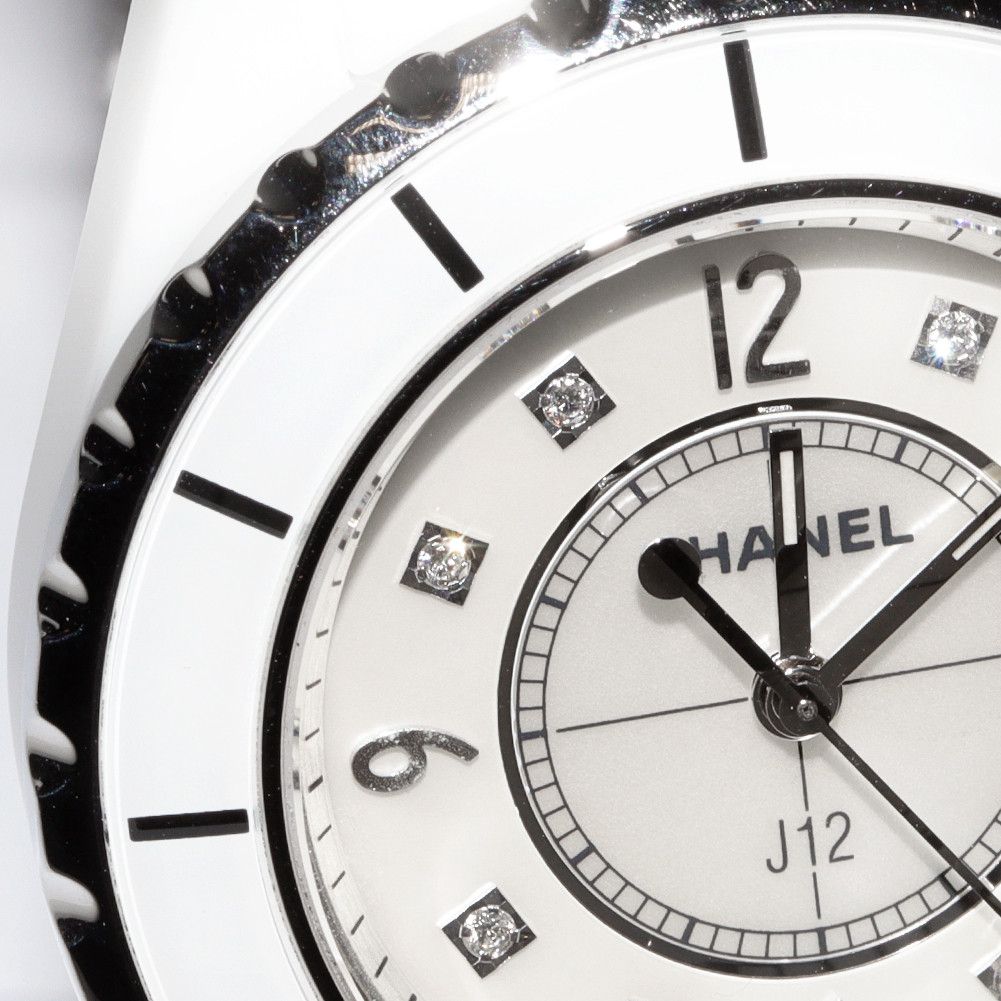Chanel Chanel Chanel White Mother of Pearl J12 Watch H2422 Ceramic Quartz H2422 Size ONE SIZE - 5 Thumbnail