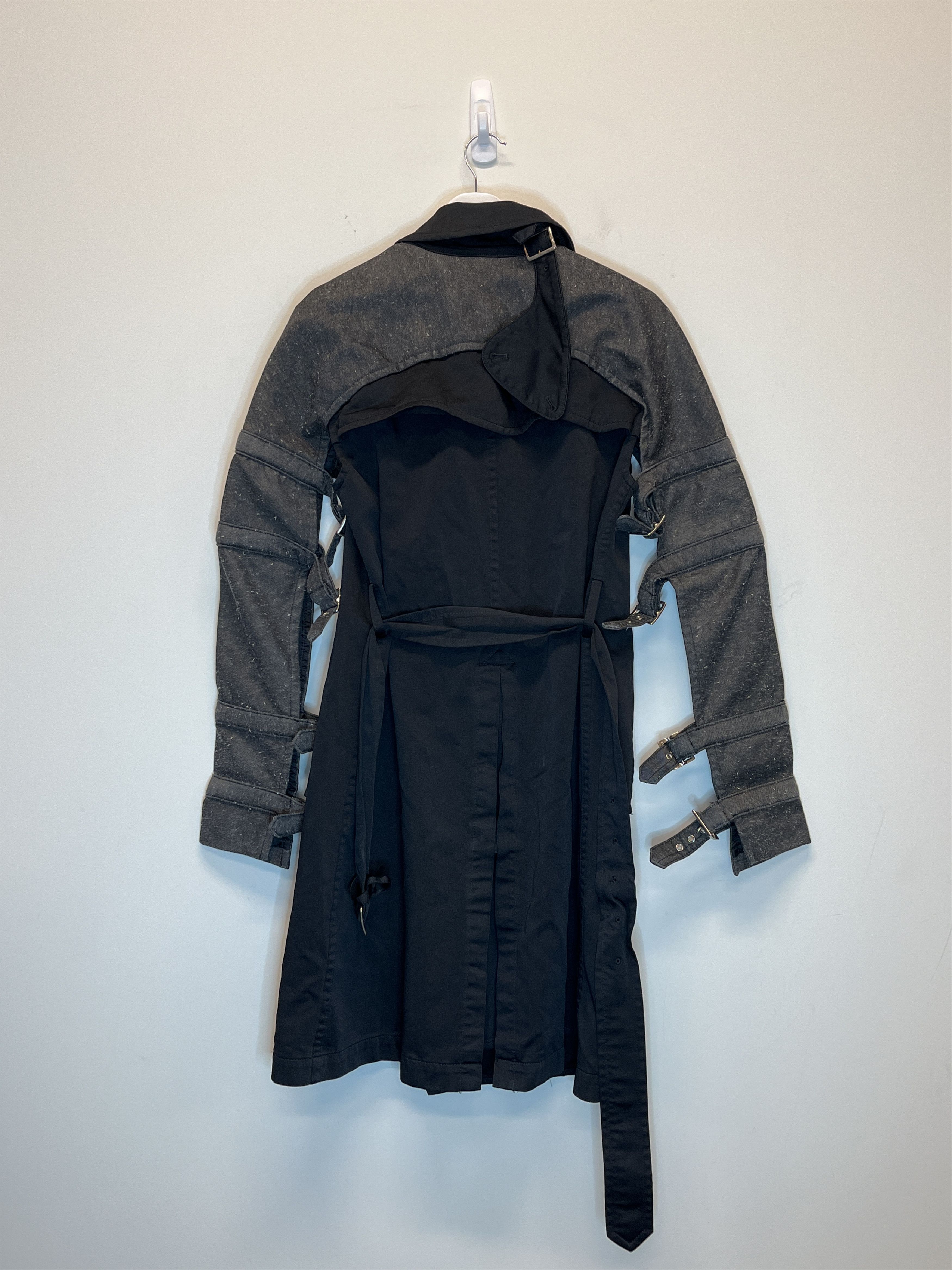 Comme des Garcons Homme Plus AW16 Armor Buckled Sleeves Overcoat Size US M / EU 48-50 / 2 - 2 Thumbnail