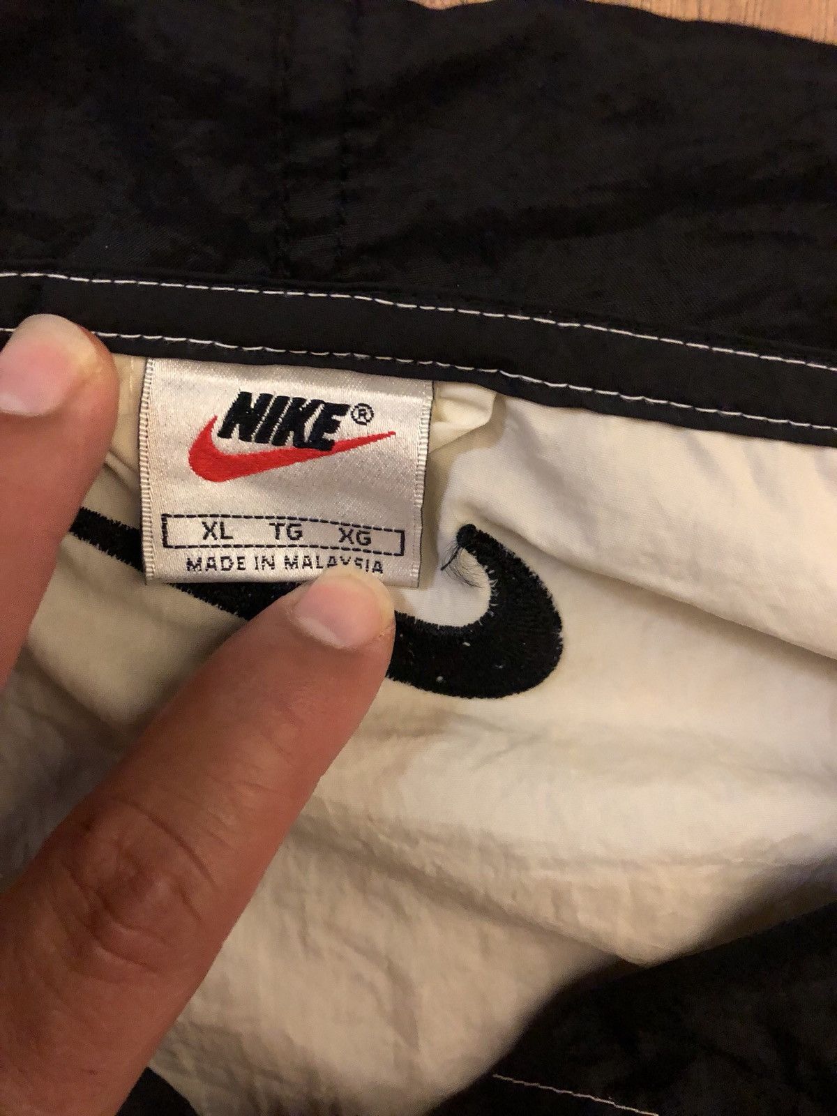 Nike Vintage Lightweight Pullover Windbreaker Jacket White Black Size US XL / EU 56 / 4 - 4 Thumbnail