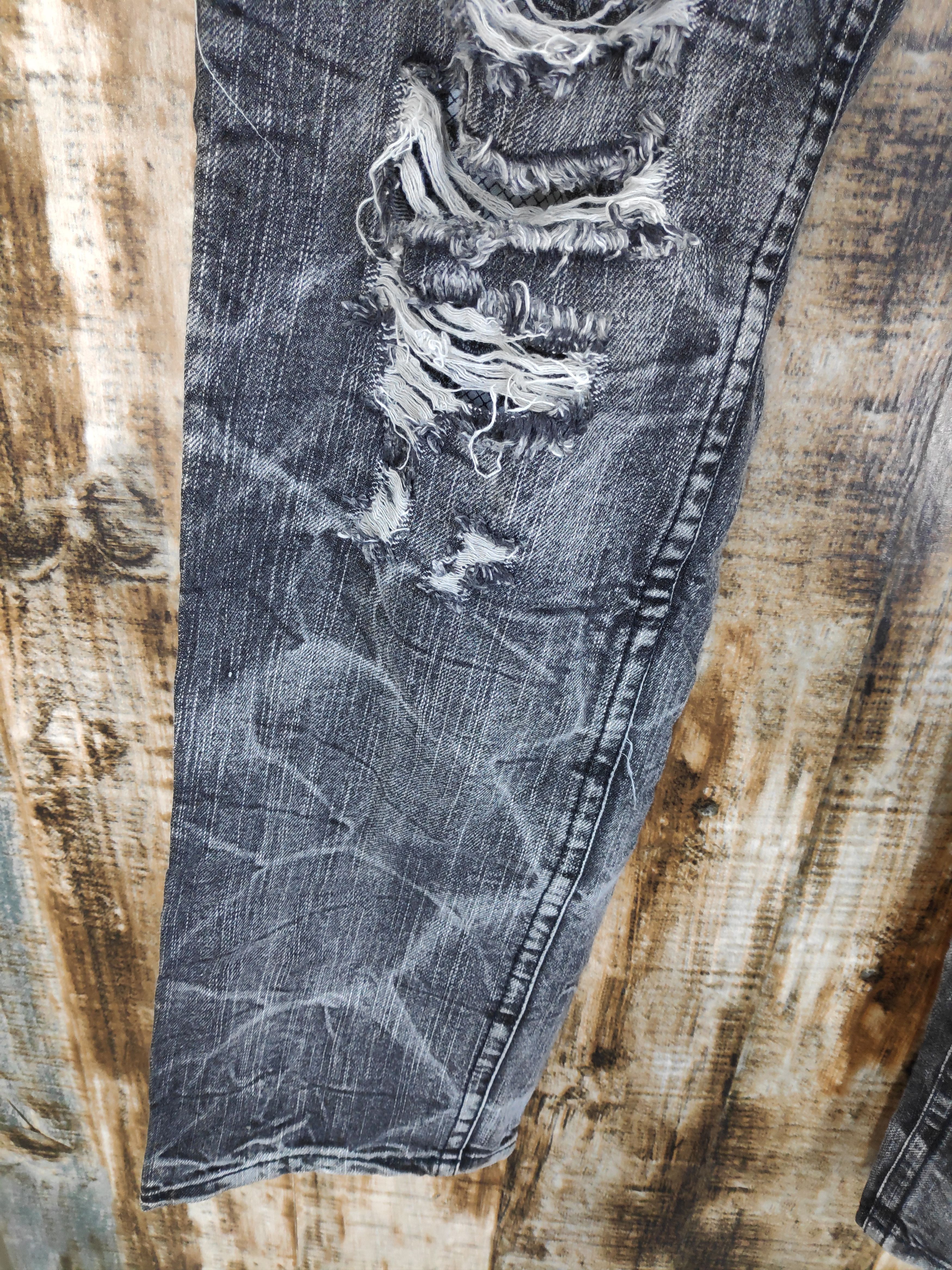 If Six Was Nine × Le Grande Bleu (L.G.B.) Vintage Standard Ripped Rockers Faded Black studded 32 Size US 32 / EU 48 - 9 Thumbnail