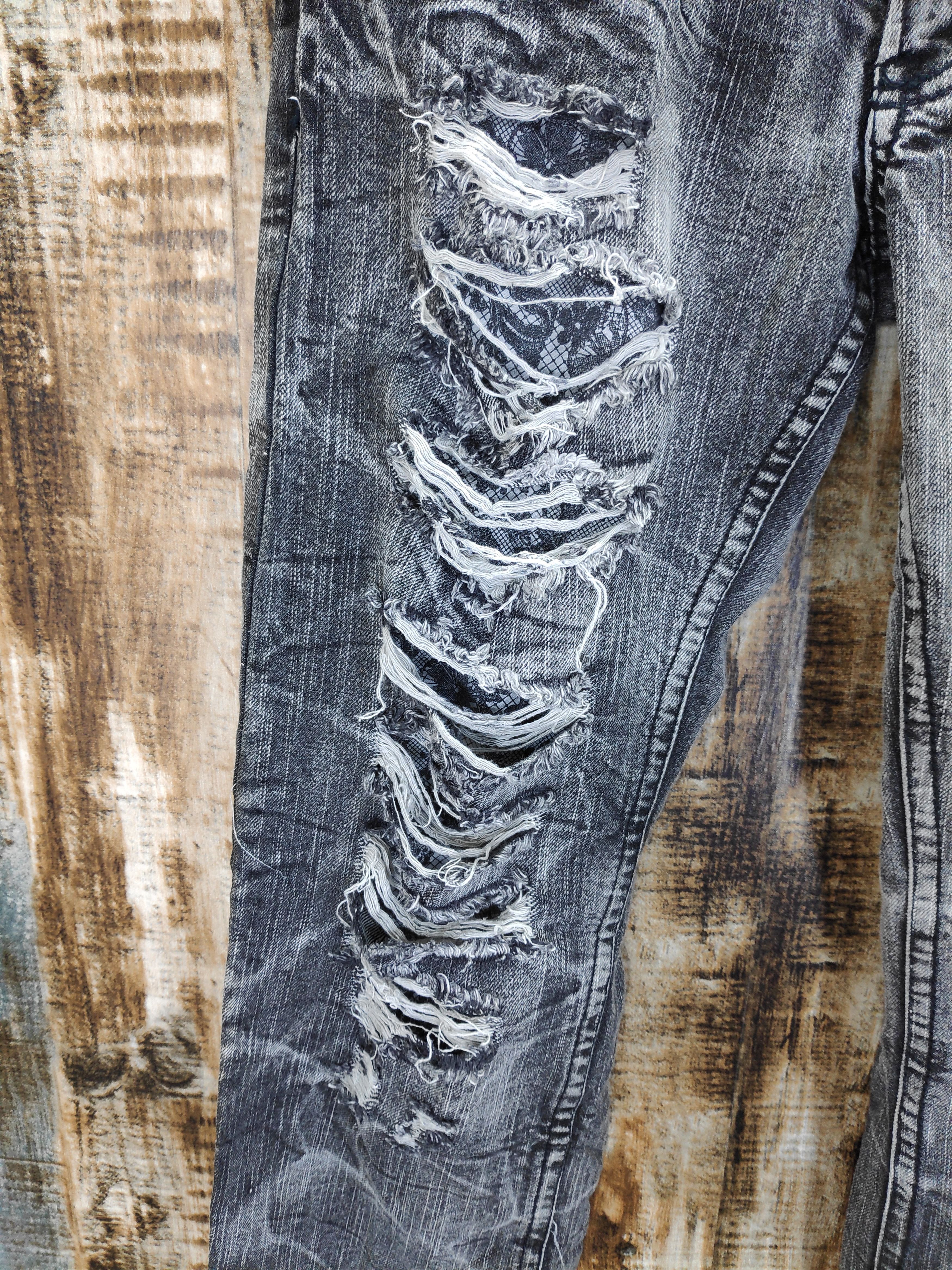 If Six Was Nine × Le Grande Bleu (L.G.B.) Vintage Standard Ripped Rockers Faded Black studded 32 Size US 32 / EU 48 - 8 Thumbnail