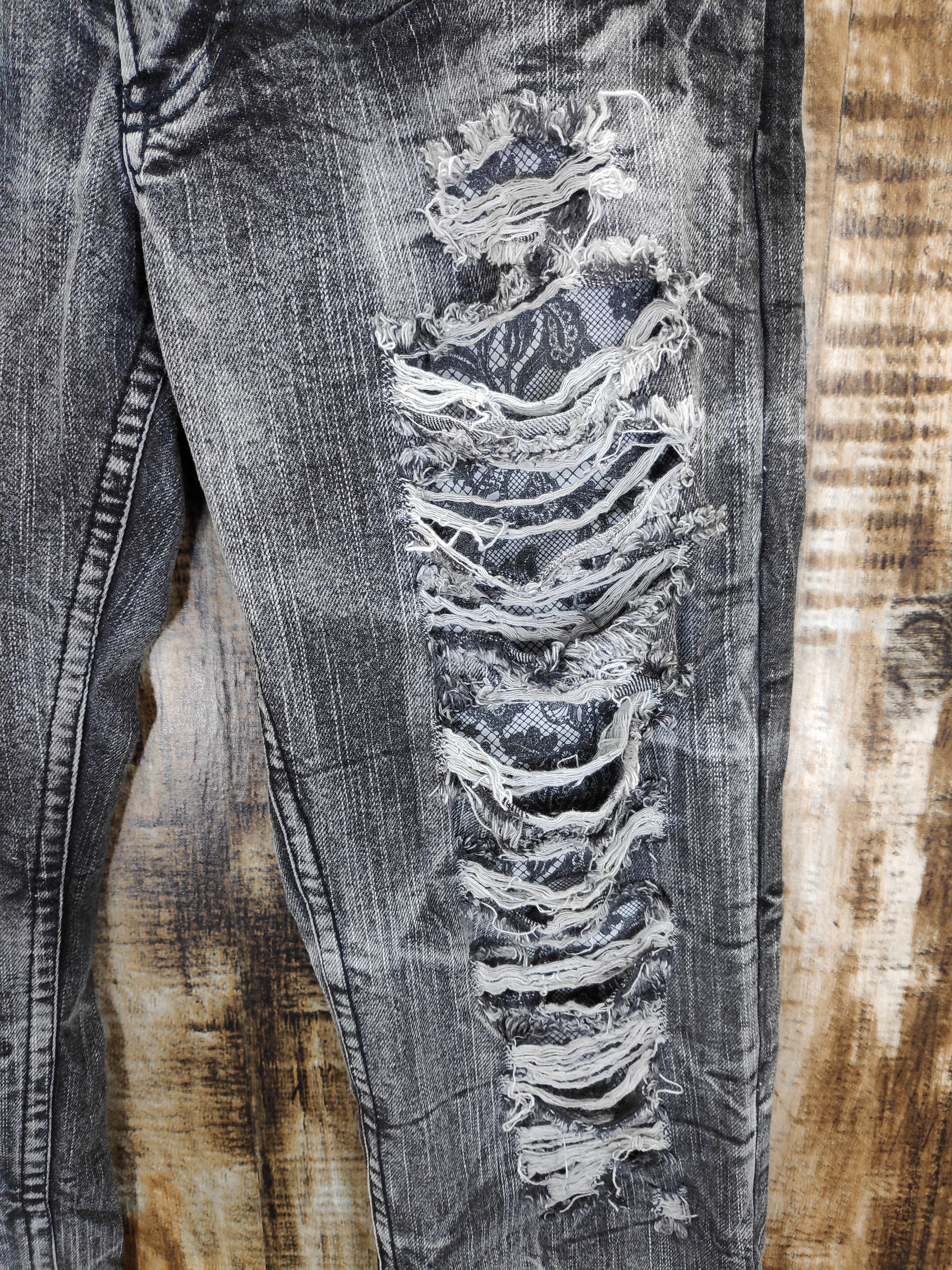 If Six Was Nine × Le Grande Bleu (L.G.B.) Vintage Standard Ripped Rockers Faded Black studded 32 Size US 32 / EU 48 - 5 Thumbnail