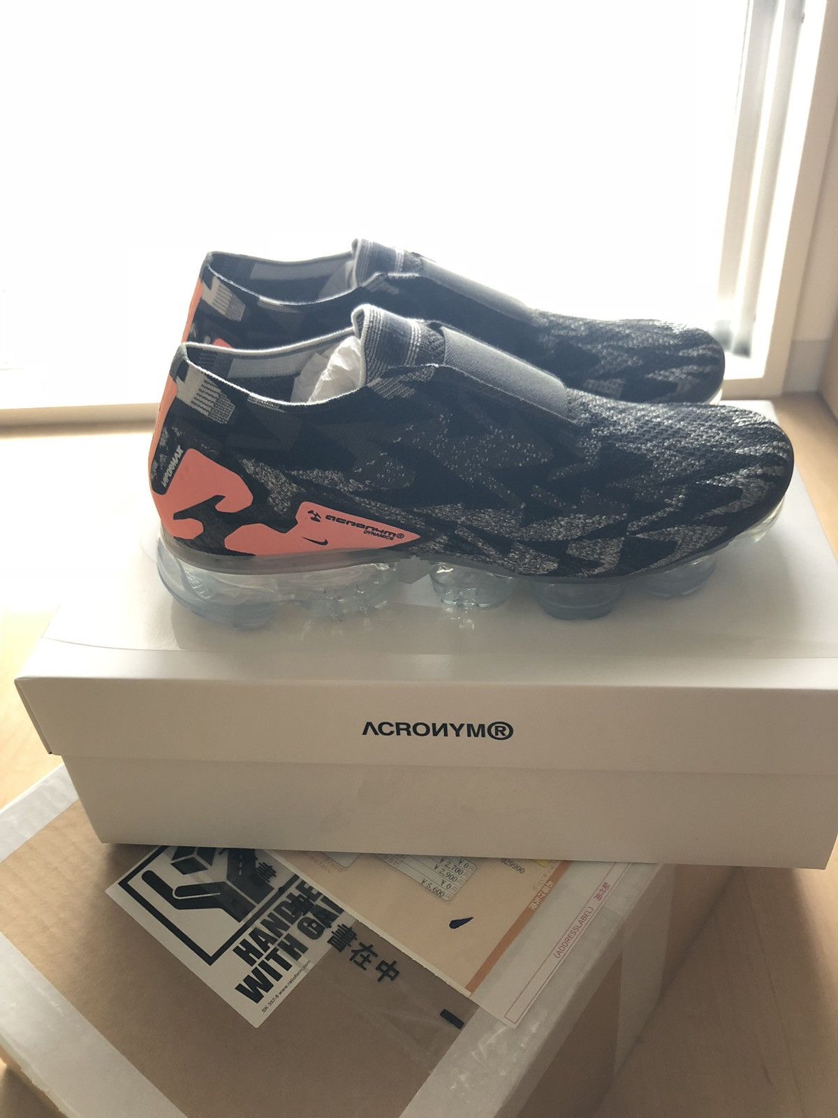 Vapormax Acronym AVM-102 Stucco Cargo Khaki Sail