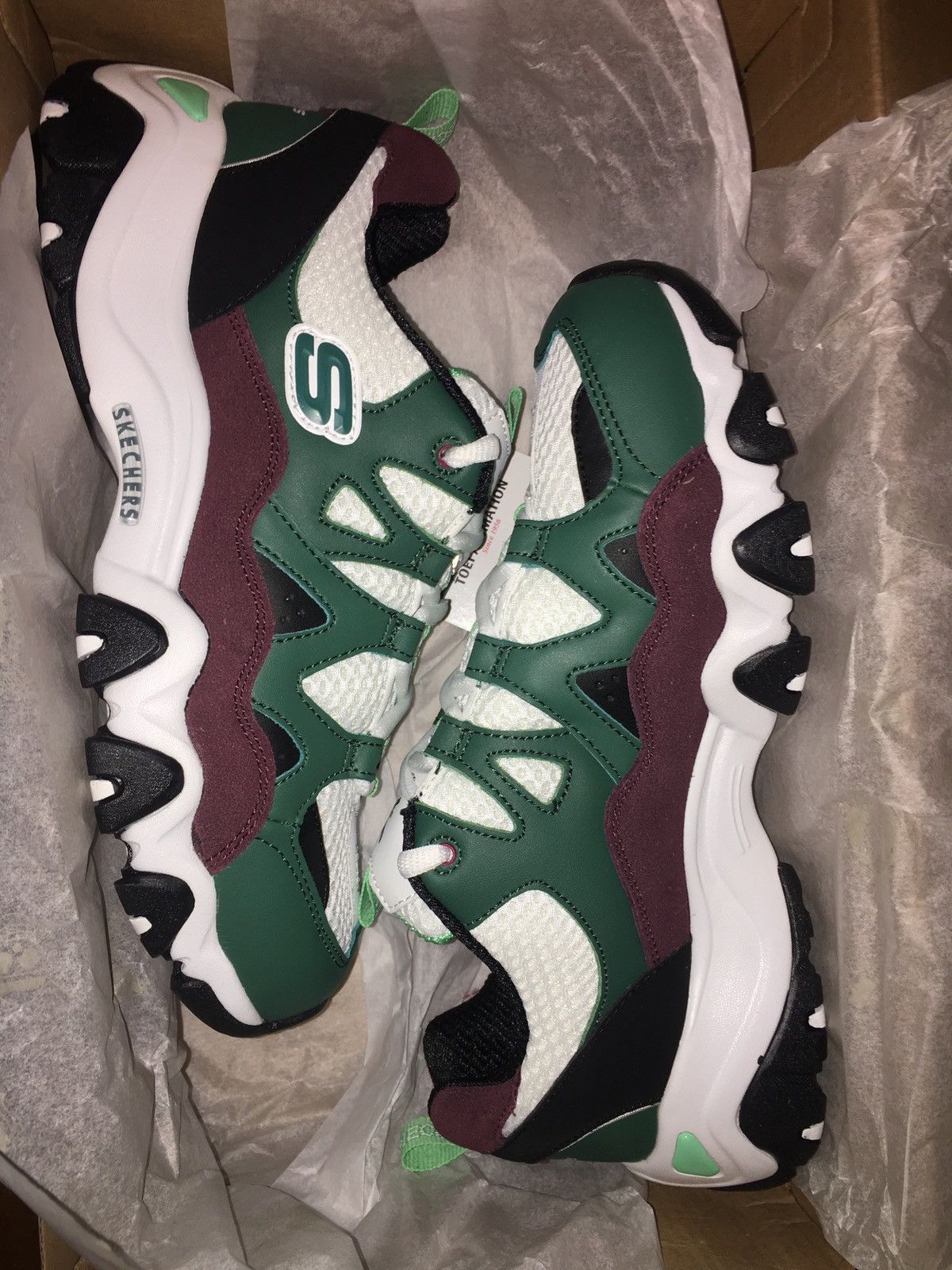 Skechers one outlet piece zoro