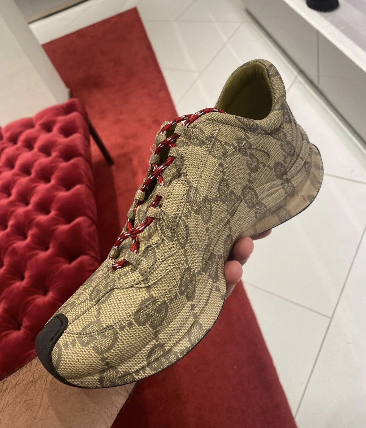 Gucci Gucci Men's All Over Logo Runner Sneakers Size US 10.5 / EU 43-44 - 2 Thumbnail