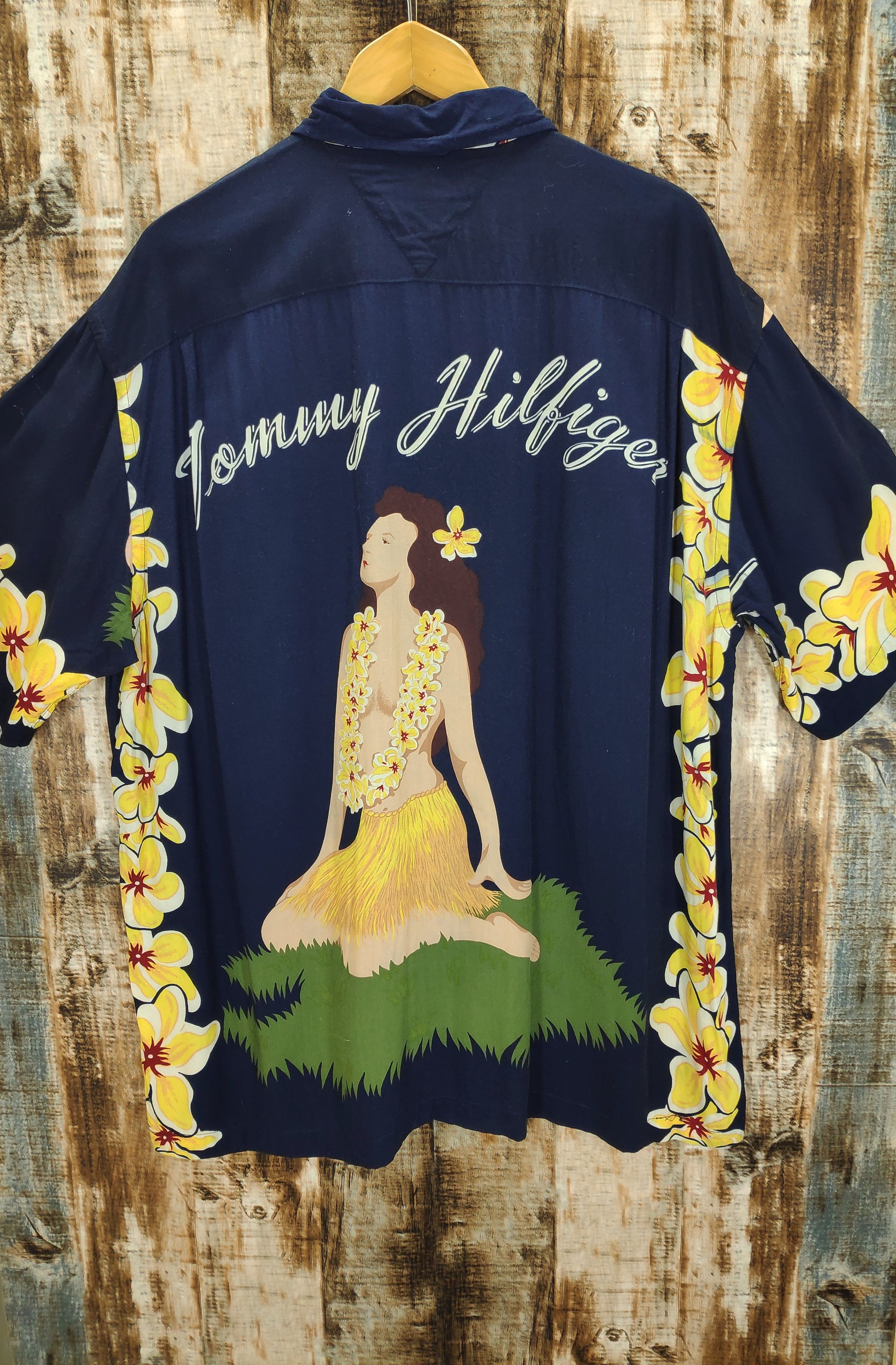 Bandit skræmt vulgaritet Tommy Hilfiger 100% Rayon Tommy Hilfiger HAWAIIAN Shirt Aloha Beach Vintage  Rockabilly Shirt Orchid Flower Floral Surf Sailing Button down Size XL |  Grailed