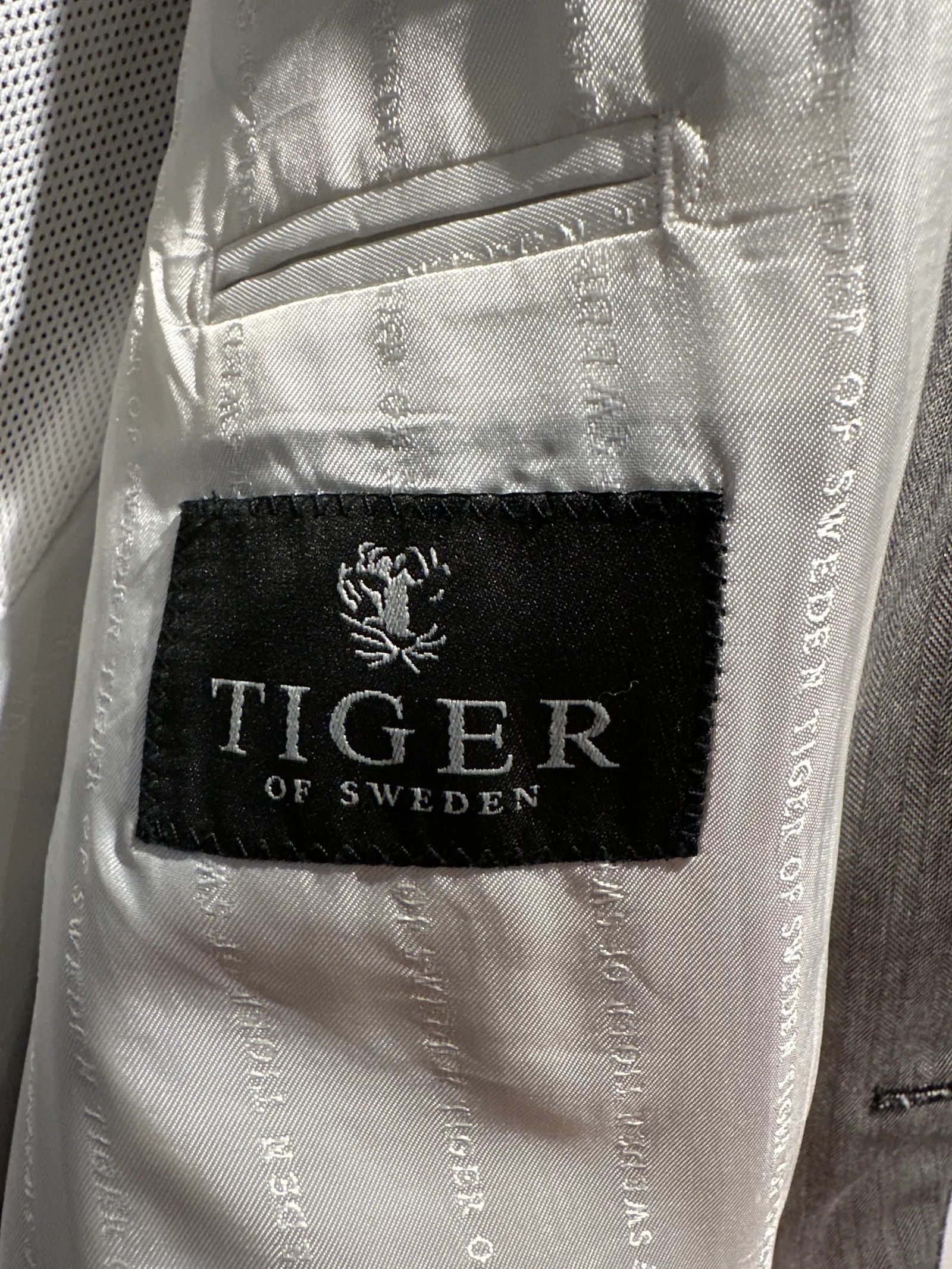 Tiger of Sweden Tiger of Sweden Jarvis Suit Size 42R - 2 Thumbnail