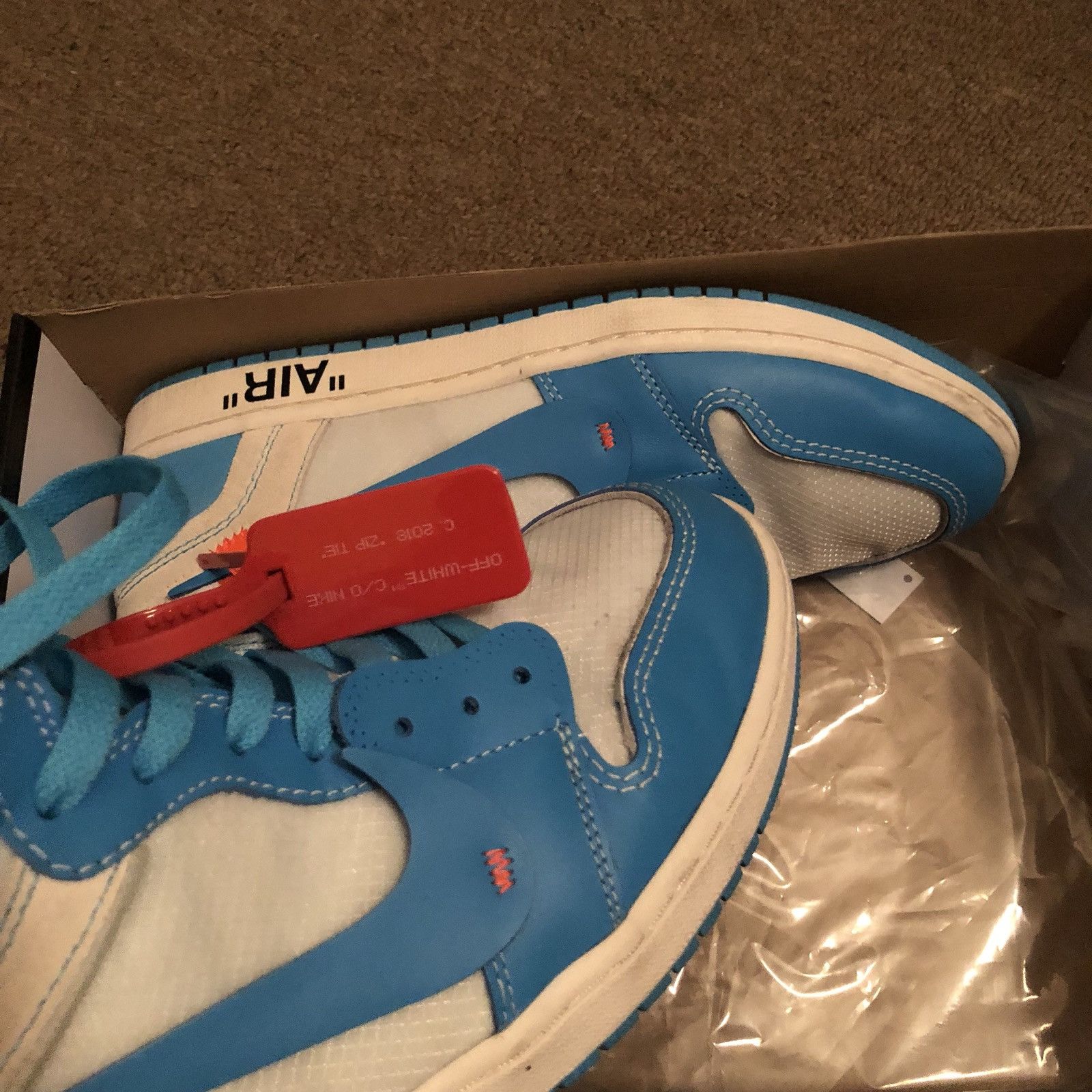 Nike × Off-White Nike x Off-White Jordan 1 Retro UNC Size US 10.5 / EU 43-44 - 5 Thumbnail