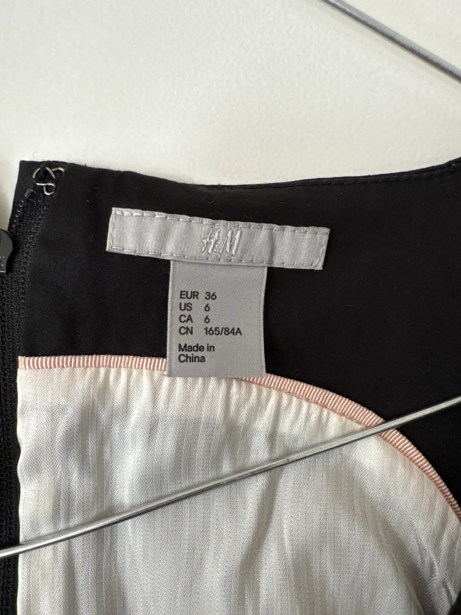 H&M H&M Dress Size XS / US 0-2 / IT 36-38 - 2 Thumbnail