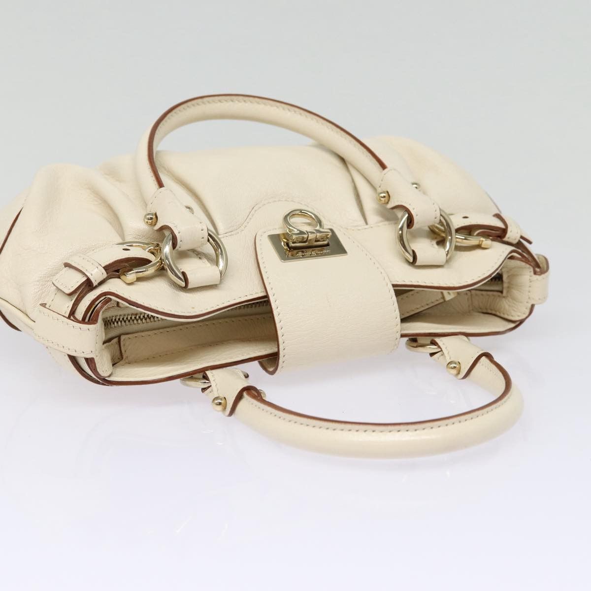 Salvatore Ferragamo Marisa White Leather Handbag (Pre-Owned) Size ONE SIZE - 4 Thumbnail