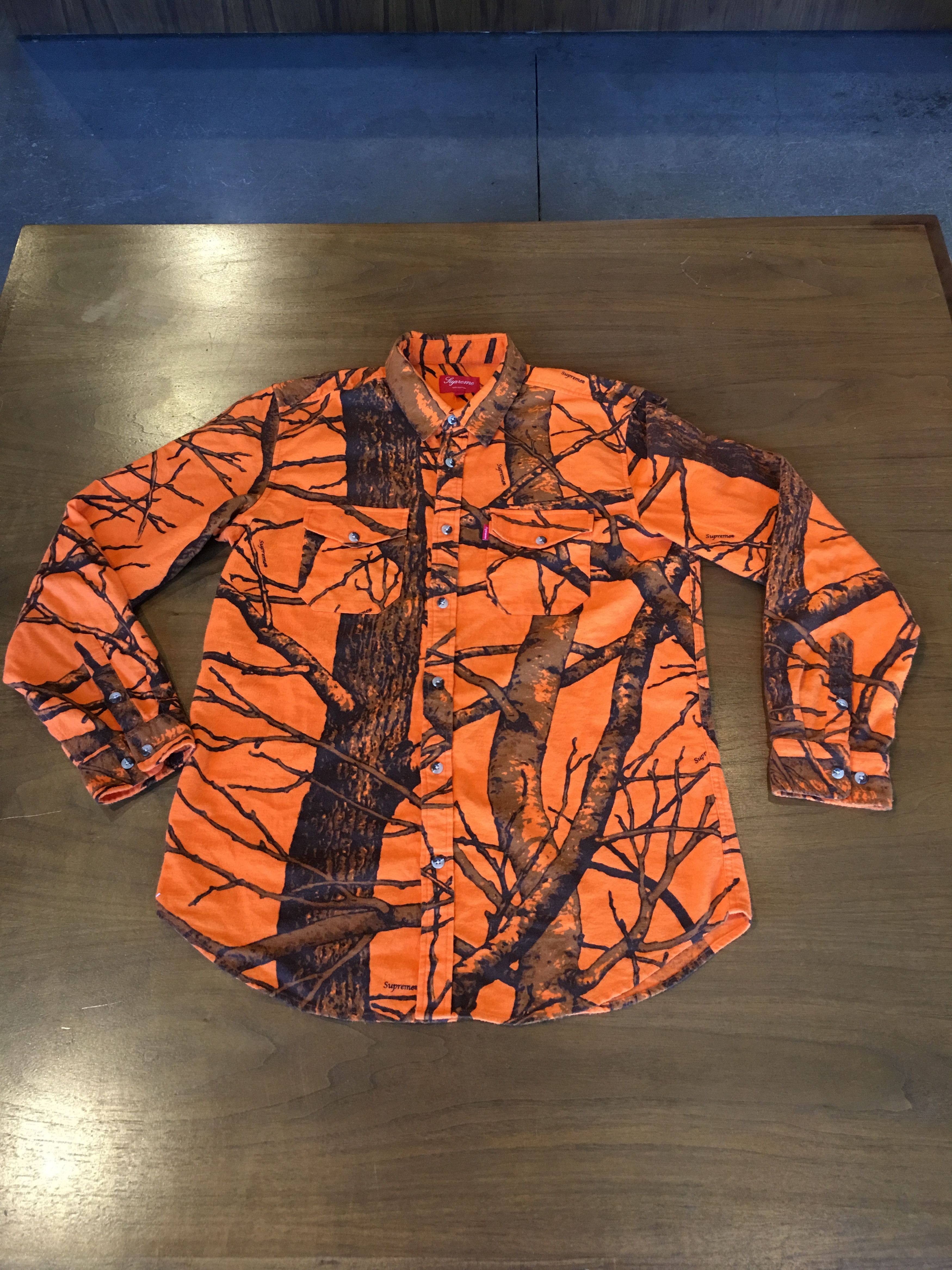 Supreme Supreme Real Tree Orange Camo Flannel Size large Supreme Supreme Real Tree Orange Camo Flannel Size large