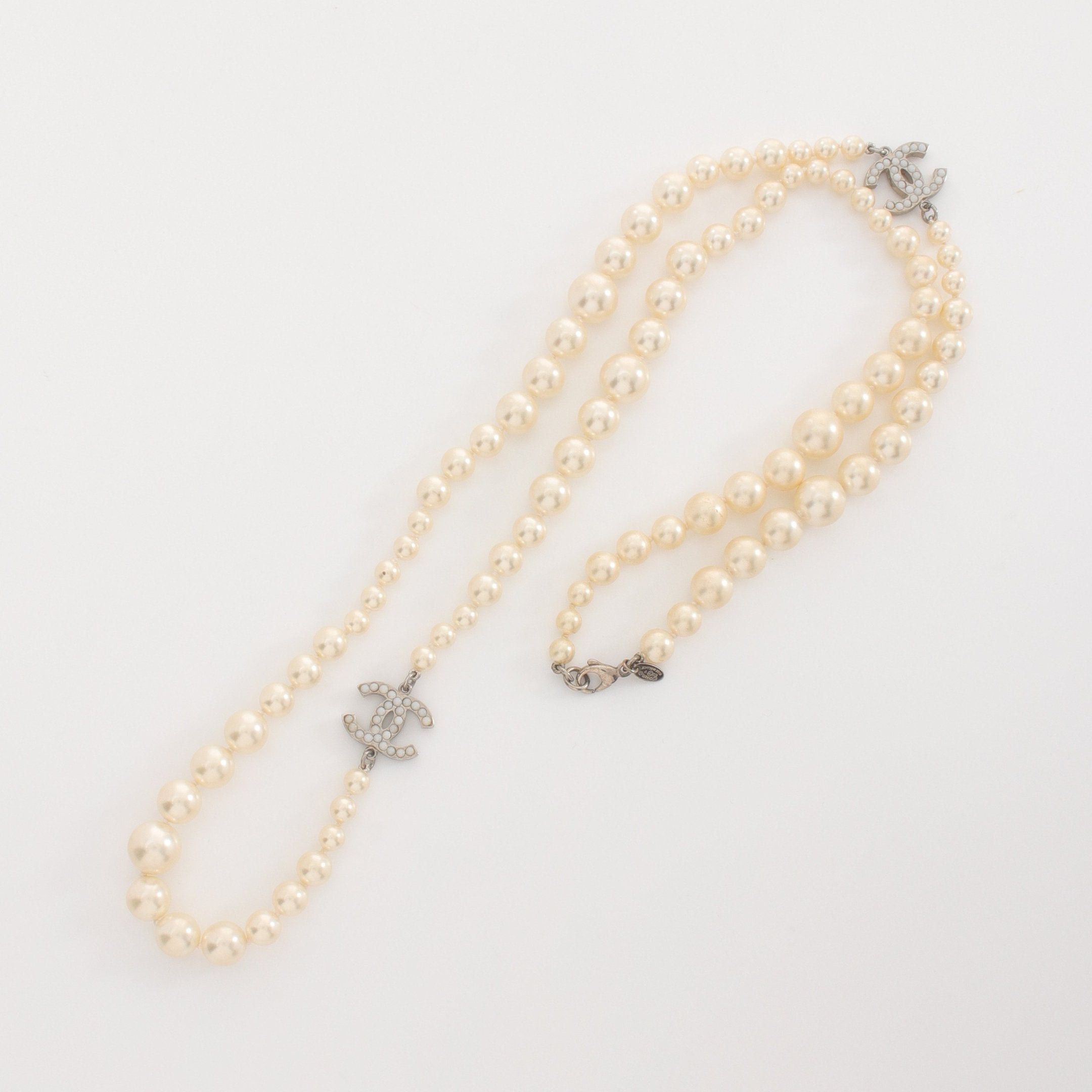 Chanel Chanel Coco Mark Long Necklace Fake Pearl Off White Silver 09V Size ONE SIZE - 2 Thumbnail