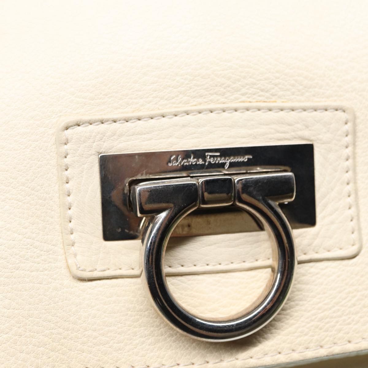 Salvatore Ferragamo Gancini White Leather Shoulder Bag (Pre-Owned) Size ONE SIZE - 9 Thumbnail