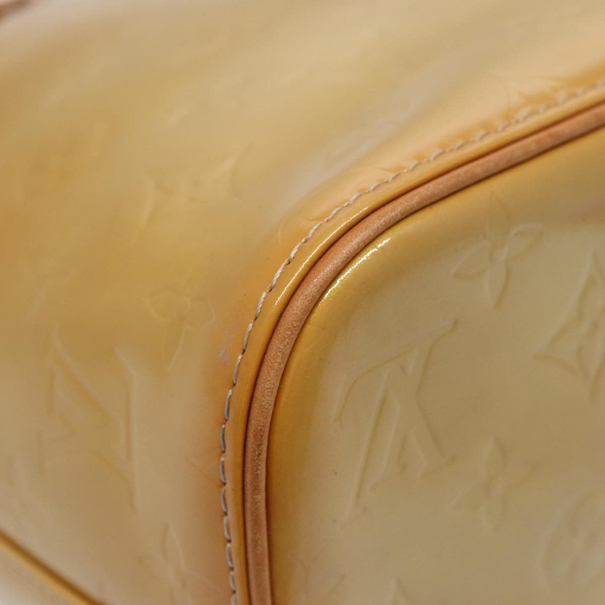 Louis Vuitton Houston Beige Patent Leather Handbag (Pre-Owned) Size ONE SIZE - 9 Thumbnail
