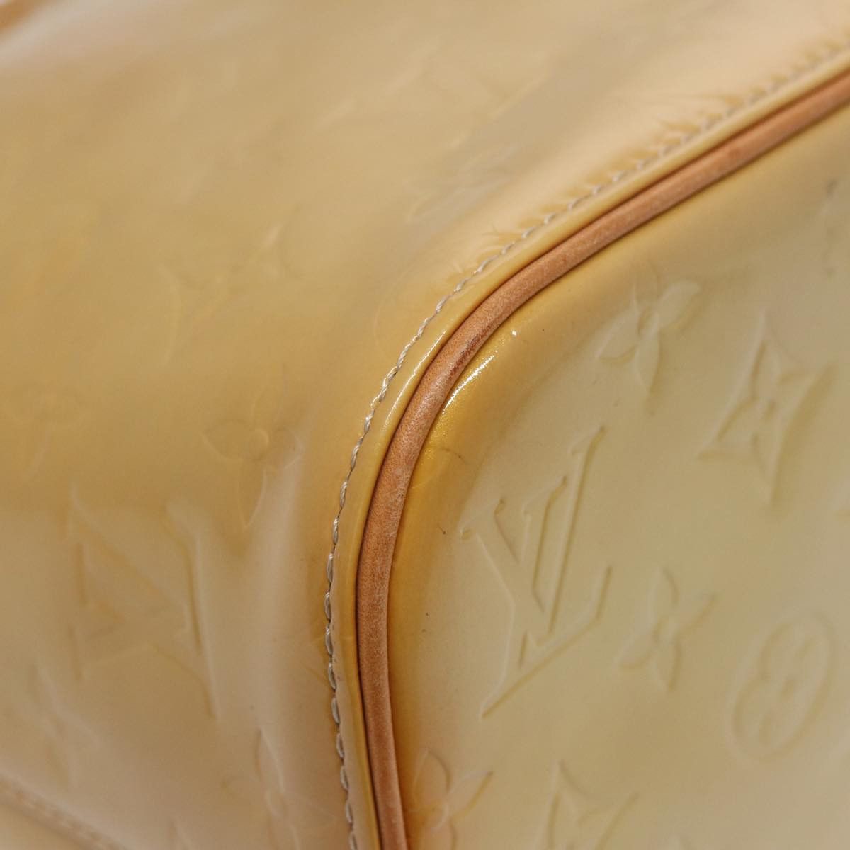 Louis Vuitton Houston Beige Patent Leather Handbag (Pre-Owned) Size ONE SIZE - 7 Thumbnail