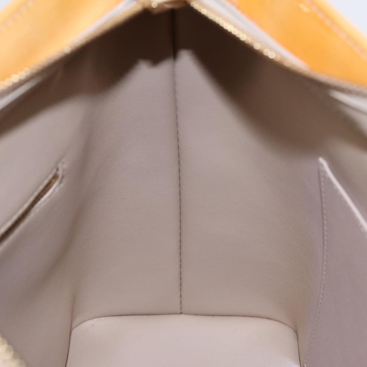 Louis Vuitton Houston Beige Patent Leather Handbag (Pre-Owned) Size ONE SIZE - 20 Thumbnail