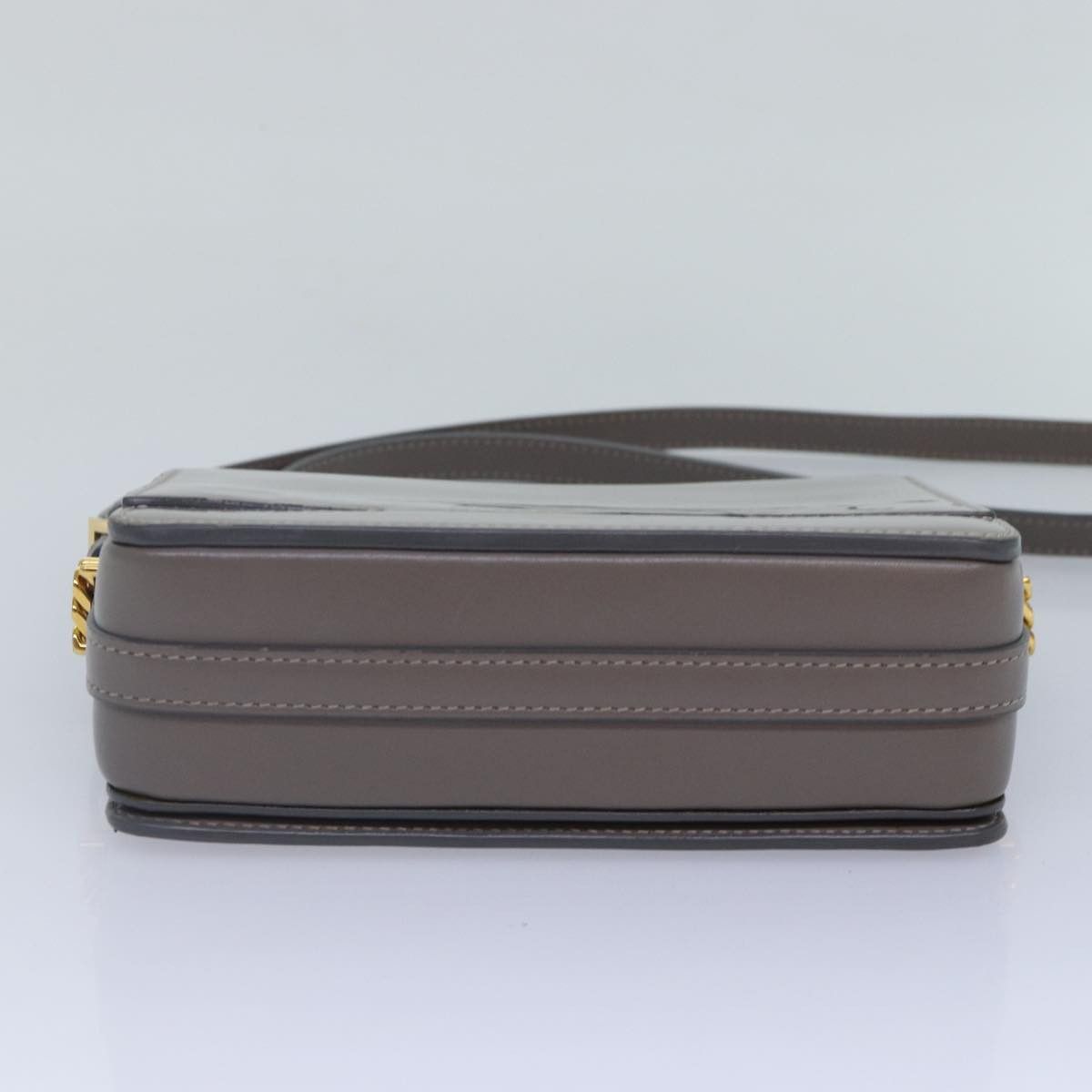 Burberry Grey Patent Leather Shoulder Bag (Pre-Owned) Size ONE SIZE - 18 Thumbnail