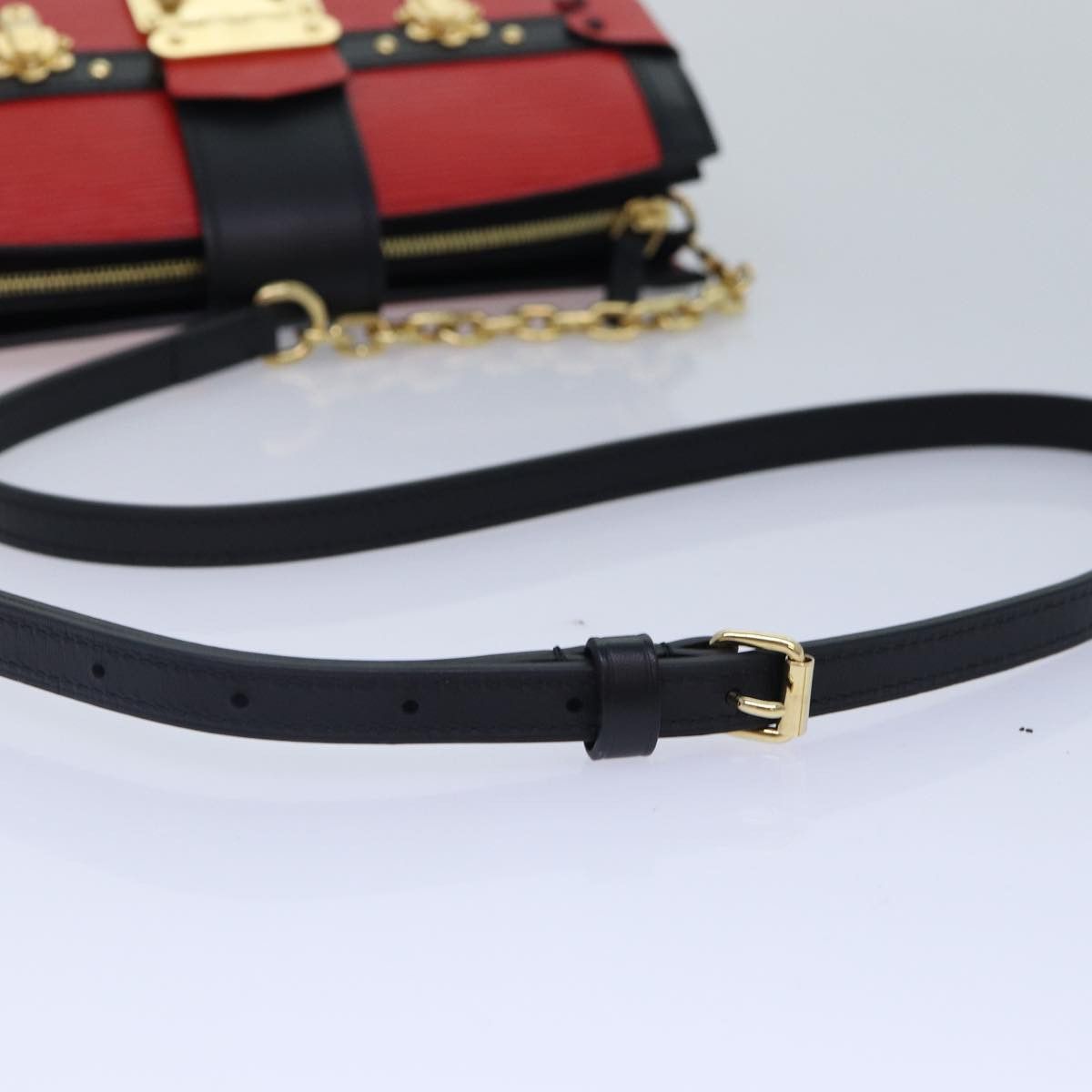 Louis Vuitton Trunk Red Leather Shoulder Bag (Pre-Owned) Size ONE SIZE - 5 Thumbnail