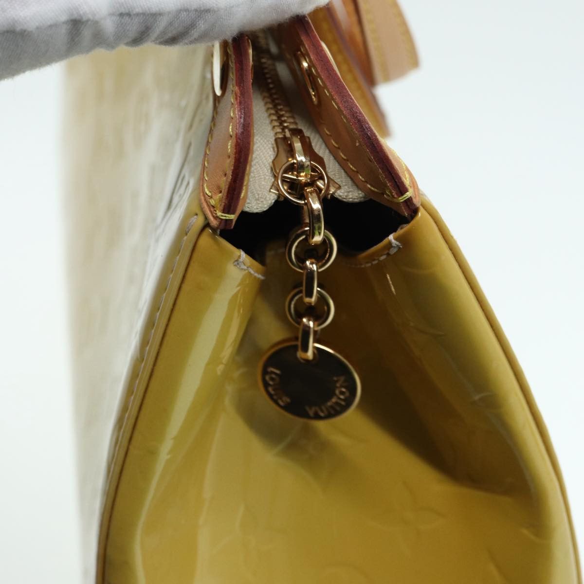 Louis Vuitton Brea Yellow Patent Leather Handbag (Pre-Owned) Size ONE SIZE - 10 Thumbnail