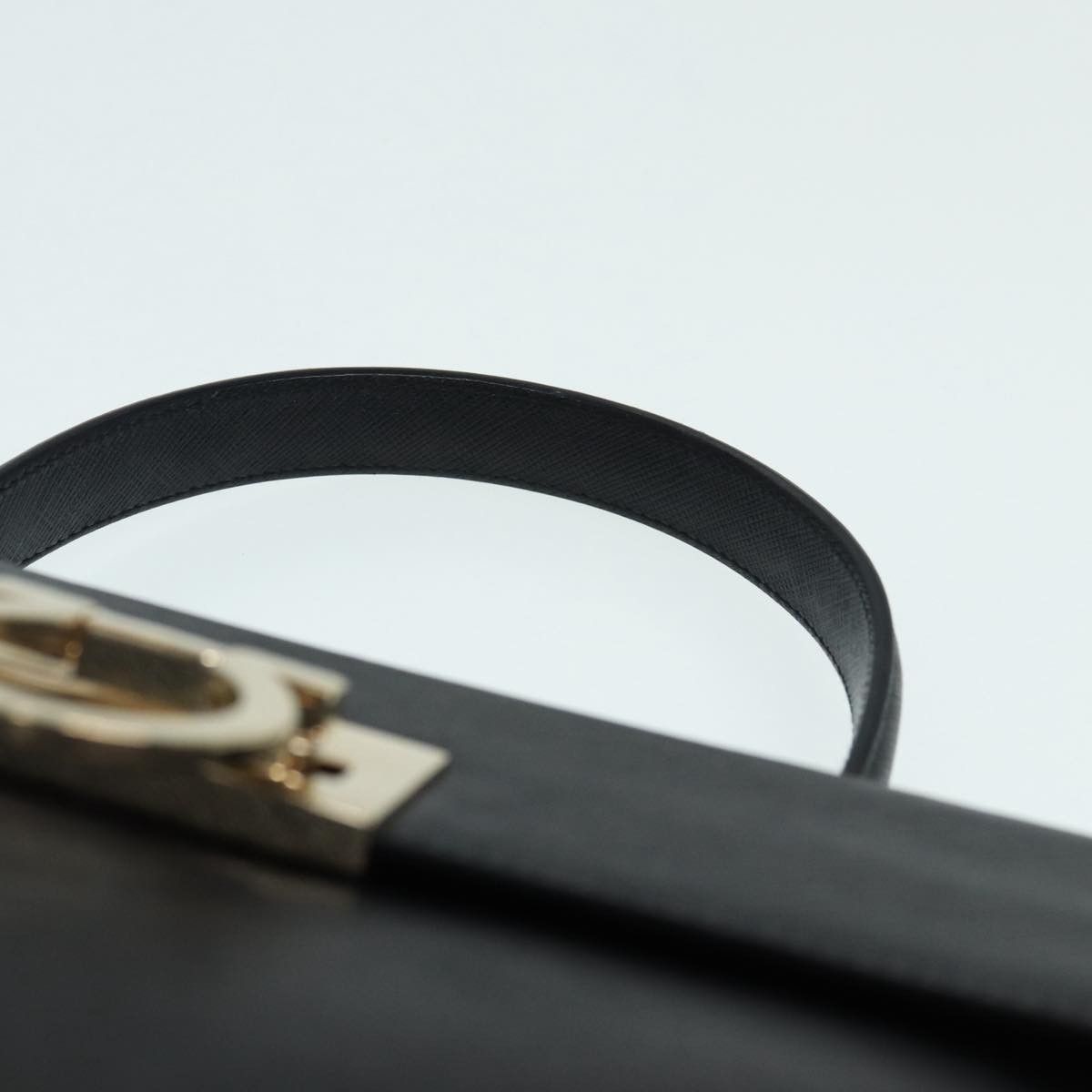 Salvatore Ferragamo Gancini Black Leather Handbag (Pre-Owned) Size ONE SIZE - 17 Thumbnail