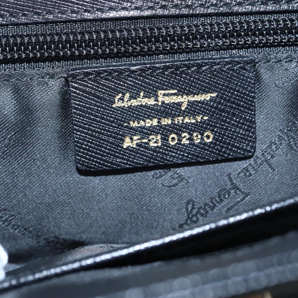 Salvatore Ferragamo Gancini Black Leather Handbag (Pre-Owned) Size ONE SIZE - 14 Thumbnail